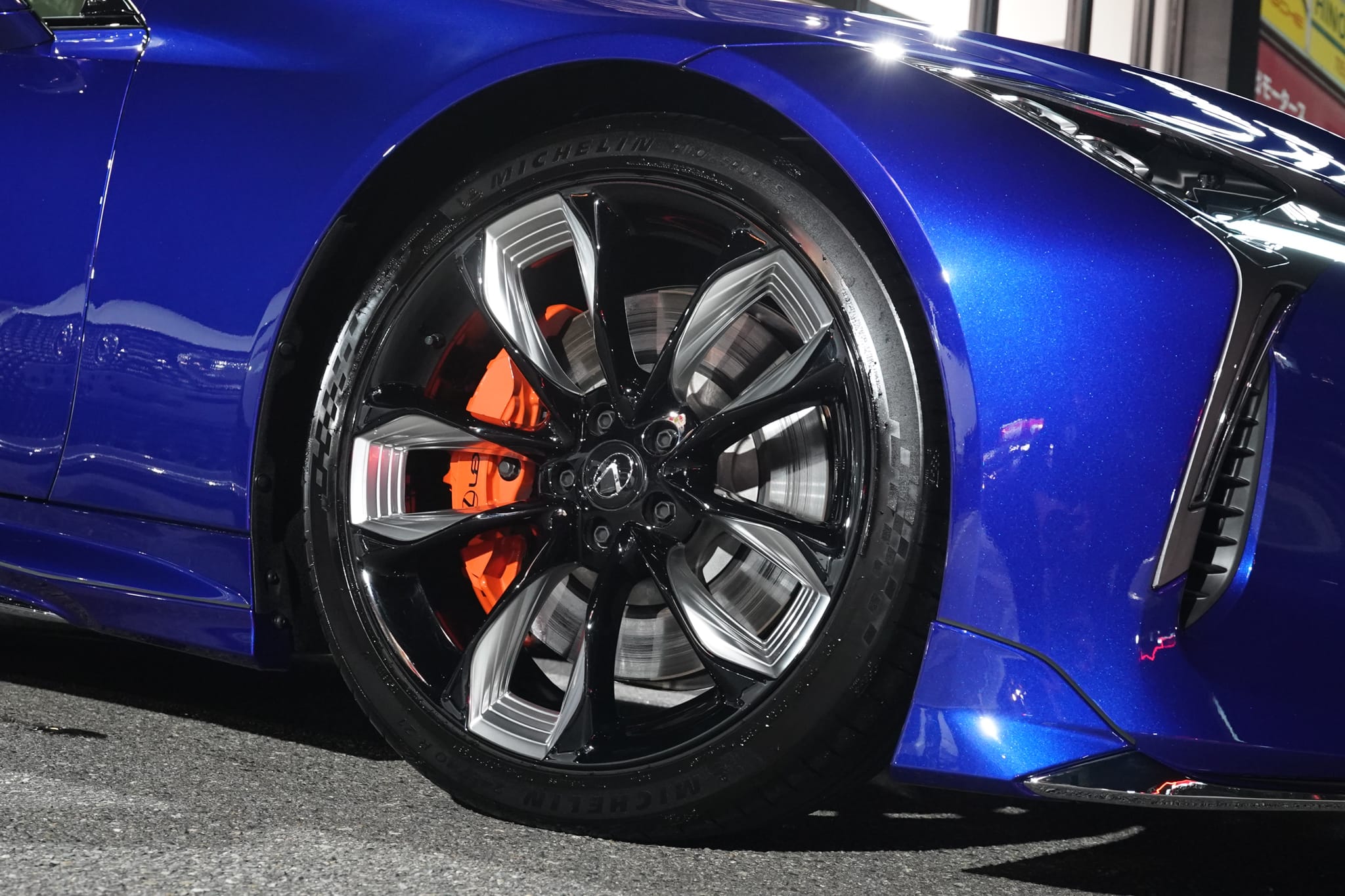 レクサスLC500 オレンジキャリパー　F SPORT カーボンルーフ　オプションホイール　