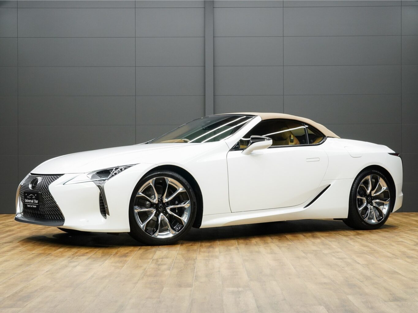 LEXUS LC500　CONVERTIBLE レクサス LC500 コンバーチブル 083 ホワイトノーヴァガラスフレーク、令和5年後期モデル