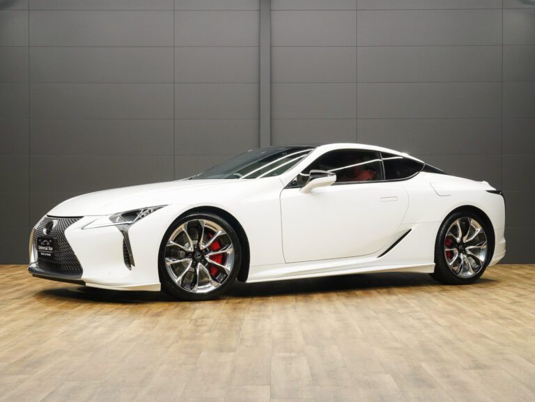 LEXUS新車保証継承可能 / 第三者車両鑑定書付 / 1オーナー車 / 禁煙車 / 屋内保管車 / 令和3年11月登録 / 18900キロ / TRDエアロ / TRDウイング / レッドキャリパー / パノラマルーフ / HUD / ドラレコ / ETC2.0