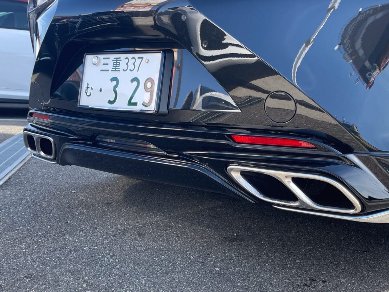 レクサスLC500コンバーチブルをご購入頂きました！　オレンジキャリパーにBBSホイール 21インチがよく似合ってます！内装赤革シートがとても綺麗です。