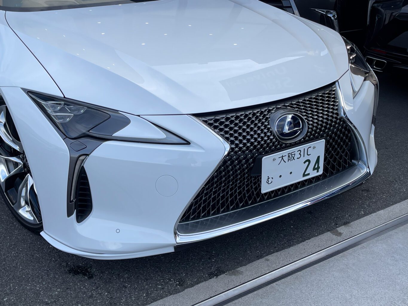 レクサスLC500h
純正オプションからオリジナルブランドUNIVERSAL DESIGNまで幅広くパーツも揃えておりますので、エアロやホイールをご検討の方はどうぞお気軽にお問い合わせください♪