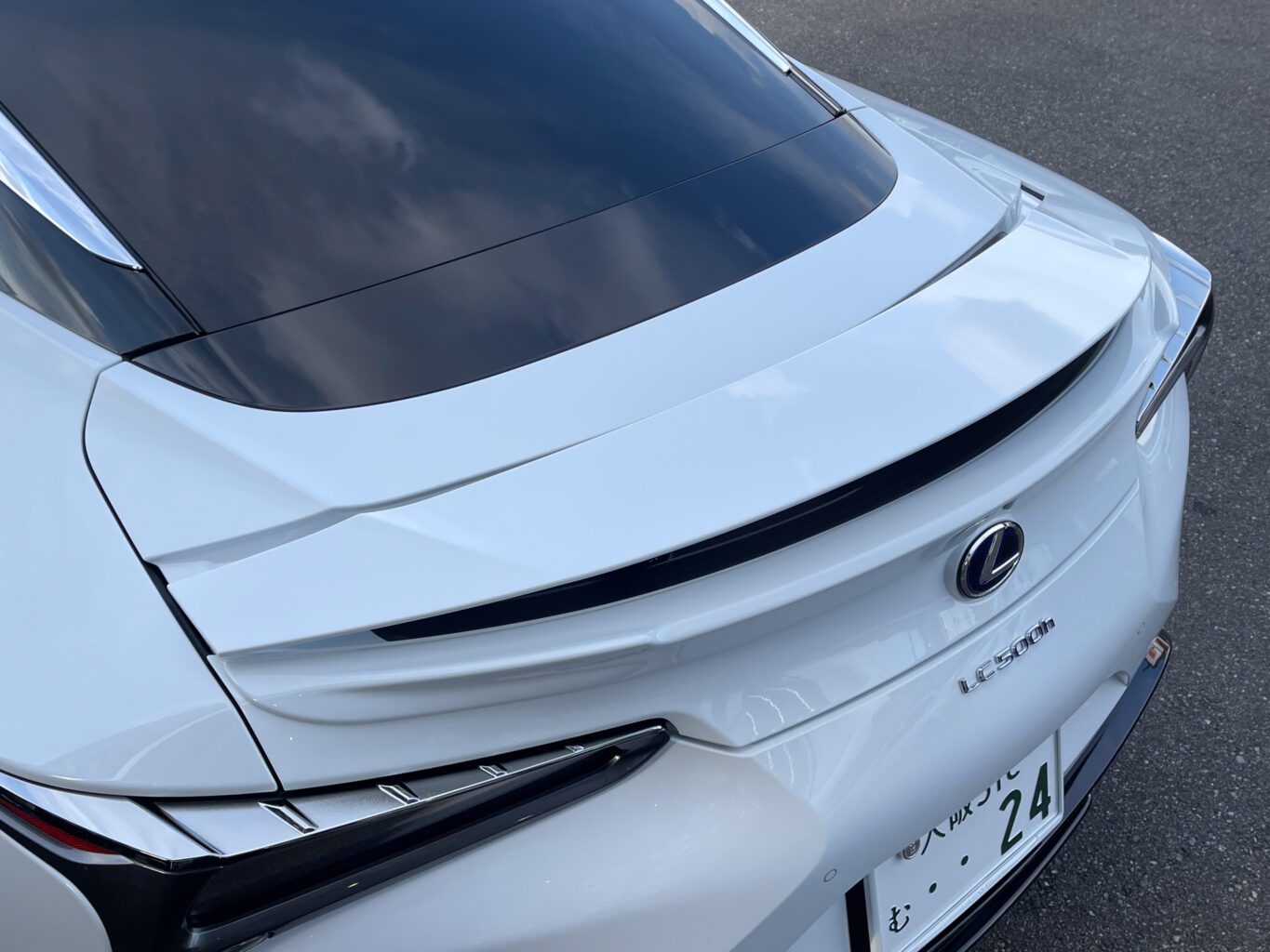 レクサスLC500h
純正オプションからオリジナルブランドUNIVERSAL DESIGNまで幅広くパーツも揃えておりますので、エアロやホイールをご検討の方はどうぞお気軽にお問い合わせください♪