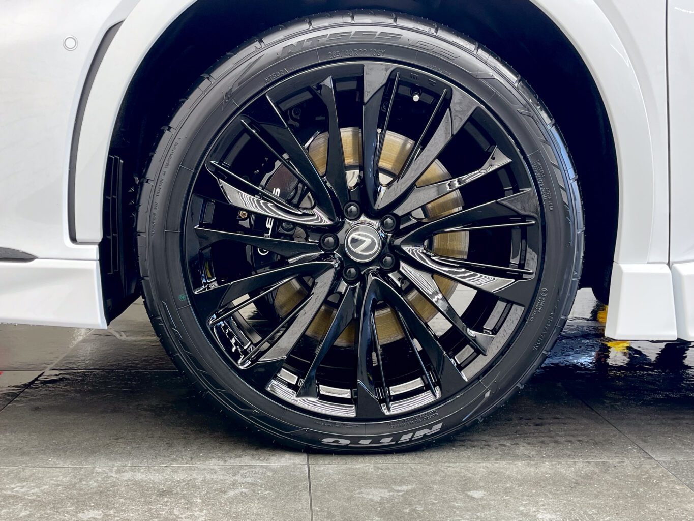 レクサスRX500h F SPORT
22インチのWALDホイールも特注カラーでご注文いただき誠にありがとうございました！
