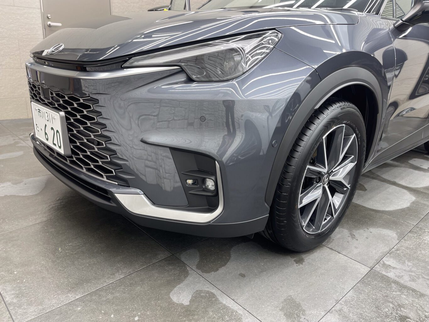 レクサスLBXのご成約 誠にありがとうございました！ お客様のお車は1台積みの積車をチャーターして丁寧にお運びいたしました！  ご納車に関しましてその他にも場所によってはフェリーでお運びすることも出来ますので、遠方のお客様もどうぞお気軽にご相談、お問い合わせください♪