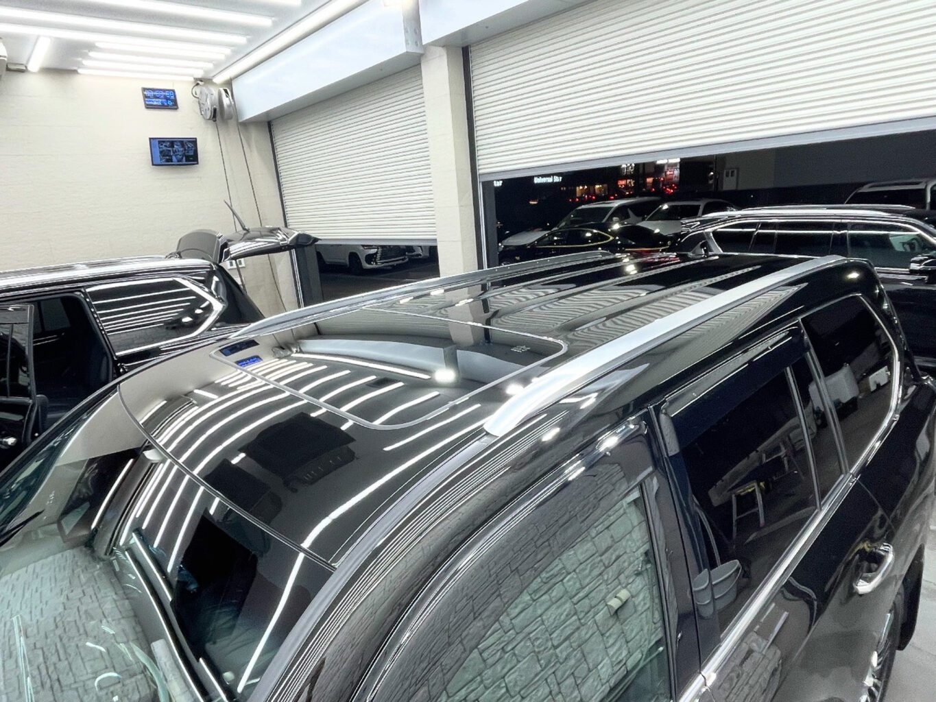 レクサスLX570のご成約、誠に有難うございました！

弊社では数多くのレクサス車を揃えておりますので、LX570をご検討のお客様はどうぞお気軽にお問い合わせください♪

また、弊社では自社板金塗装工場も備えておりますので、WALDをはじめ有名メーカーのエアロやホイールをご検討の方もどうぞお気軽にお問い合わせください♪