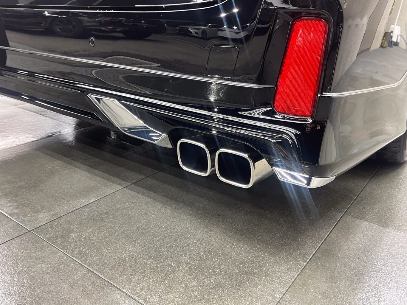 トヨタアルファードのご成約有難う御座いました。
お客様のお車は1台積みの積車をチャーターして丁寧にお運びいたしました!
ご納車に関しましてその他にも場所によってはフェリーでお運びすることも可能ですので、遠方のお客様もどうぞお気軽にご相談ください♪
弊社ではレクサス車以外にも厳選したトヨタ車や外車も取扱っておりますので、お気軽にお問い合わせください!