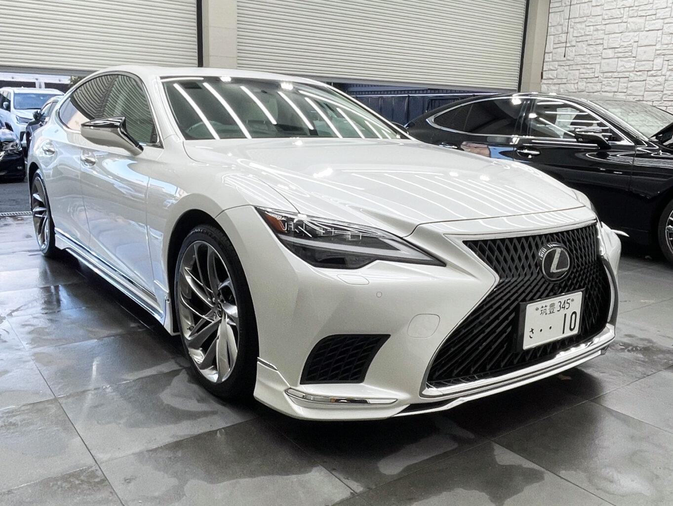 レクサスLS500のご成約、誠に有難うございました！
大切なお車を無事にフェリーまでお運びいたしました！
弊社では、遠方のお客様にも安心してご購入いただけますように弊社スタッフがフェリーまで丁寧にお届けしております。
ご納車に関しまして、遠方のお客様もどうぞお気軽にご相談・お問い合わせください♪