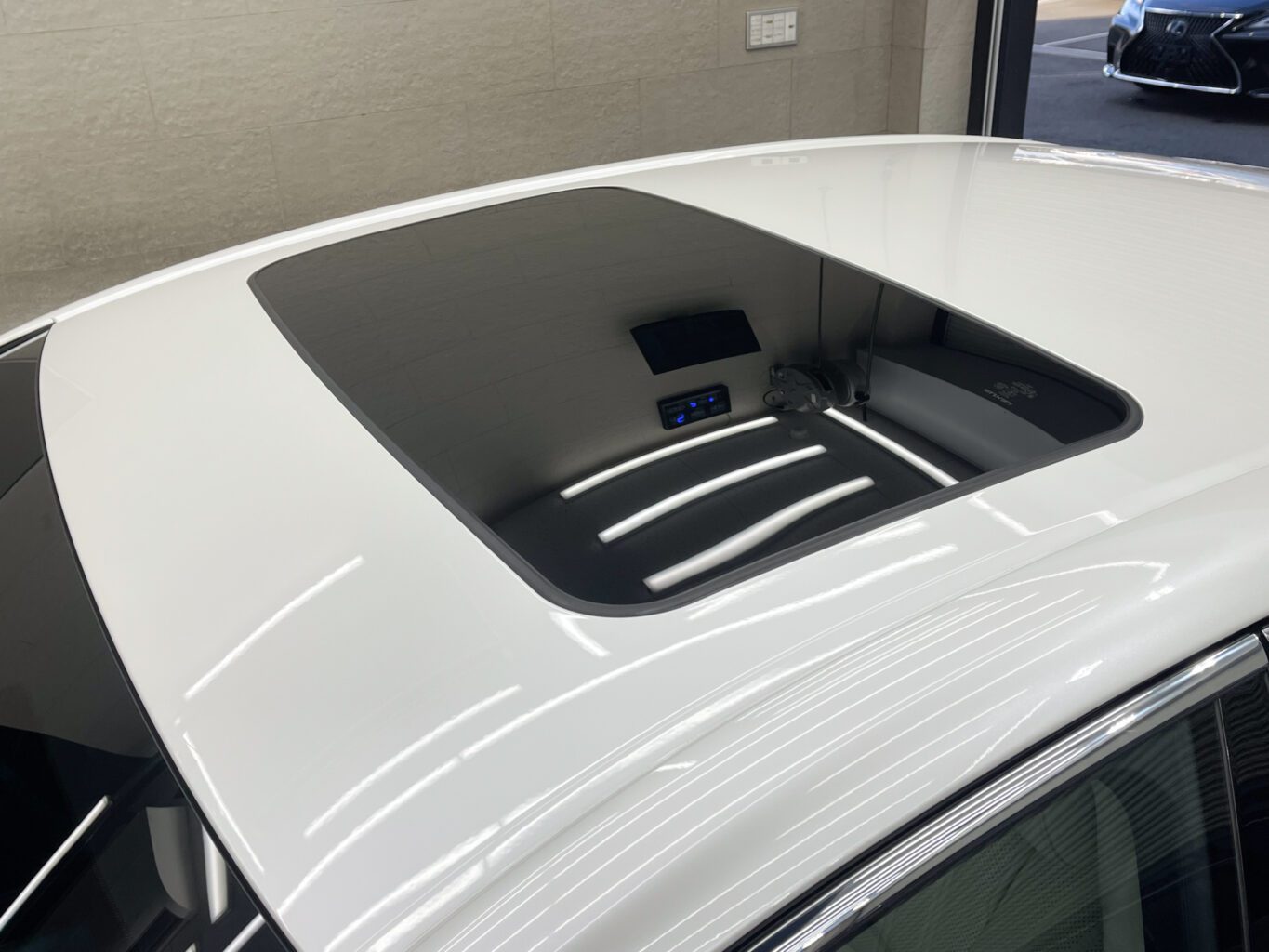 レクサスLS500のご成約、誠に有難うございました！
大切なお車を無事にフェリーまでお運びいたしました！
弊社では、遠方のお客様にも安心してご購入いただけますように弊社スタッフがフェリーまで丁寧にお届けしております。
ご納車に関しまして、遠方のお客様もどうぞお気軽にご相談・お問い合わせください♪