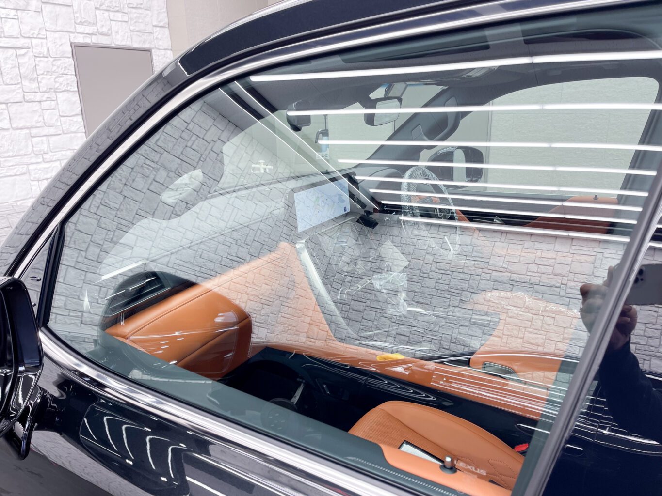 レクサスLXのご成約、誠に有難うございました!
大切なお車を無事にお運びいたしました!
弊社では遠方のお客様にも安心してご購入して頂けますように、弊社スタッフが港まで丁寧にお運びさせて頂いております!
ご納車に関しまして遠方のお客様もどうぞお気軽にご相談、お問い合わせください♪
また、弊社では数多くのレクサス車を揃えておりますので、LX600をご検討のお客様はどうぞお気軽にお問い合わせください♪
オリジナルブランドUNIVERSAL DESIGNではLX600 モデリスタエアロ用のオーバーフェンダーから専用サイズの24インチホイールやノーマルフェンダーサイズの22インチまで幅広くパーツも揃えておりますので、エアロやホイールをご検討の方はどうぞお気軽にお問い合わせください♪