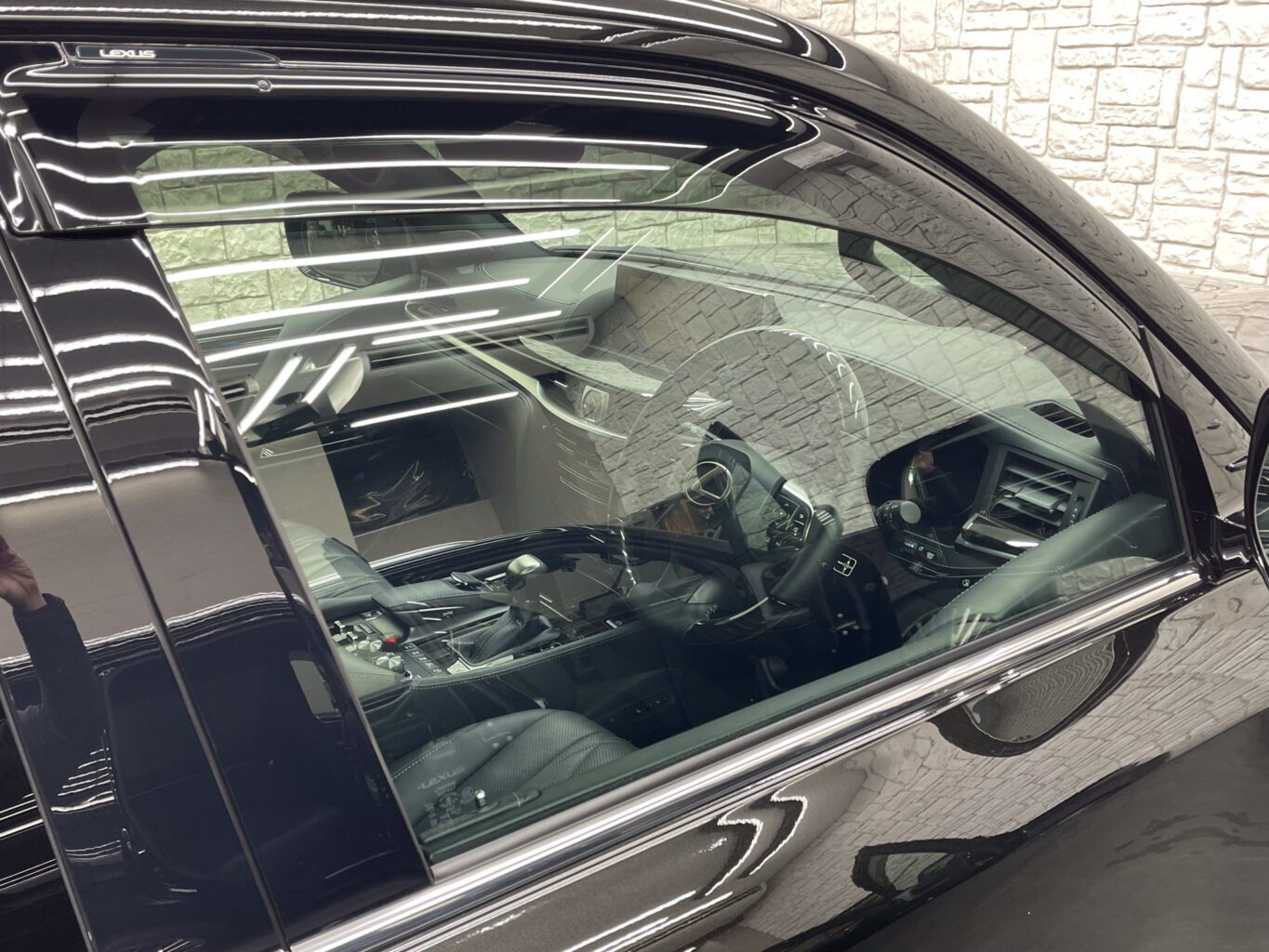 レクサスLX570のご成約、誠に有難うございました！

弊社では数多くのレクサス車を揃えておりますので、LX570をご検討のお客様はどうぞお気軽にお問い合わせください♪

また、弊社では自社板金塗装工場も備えておりますので、WALDをはじめ有名メーカーのエアロやホイールをご検討の方もどうぞお気軽にお問い合わせください♪