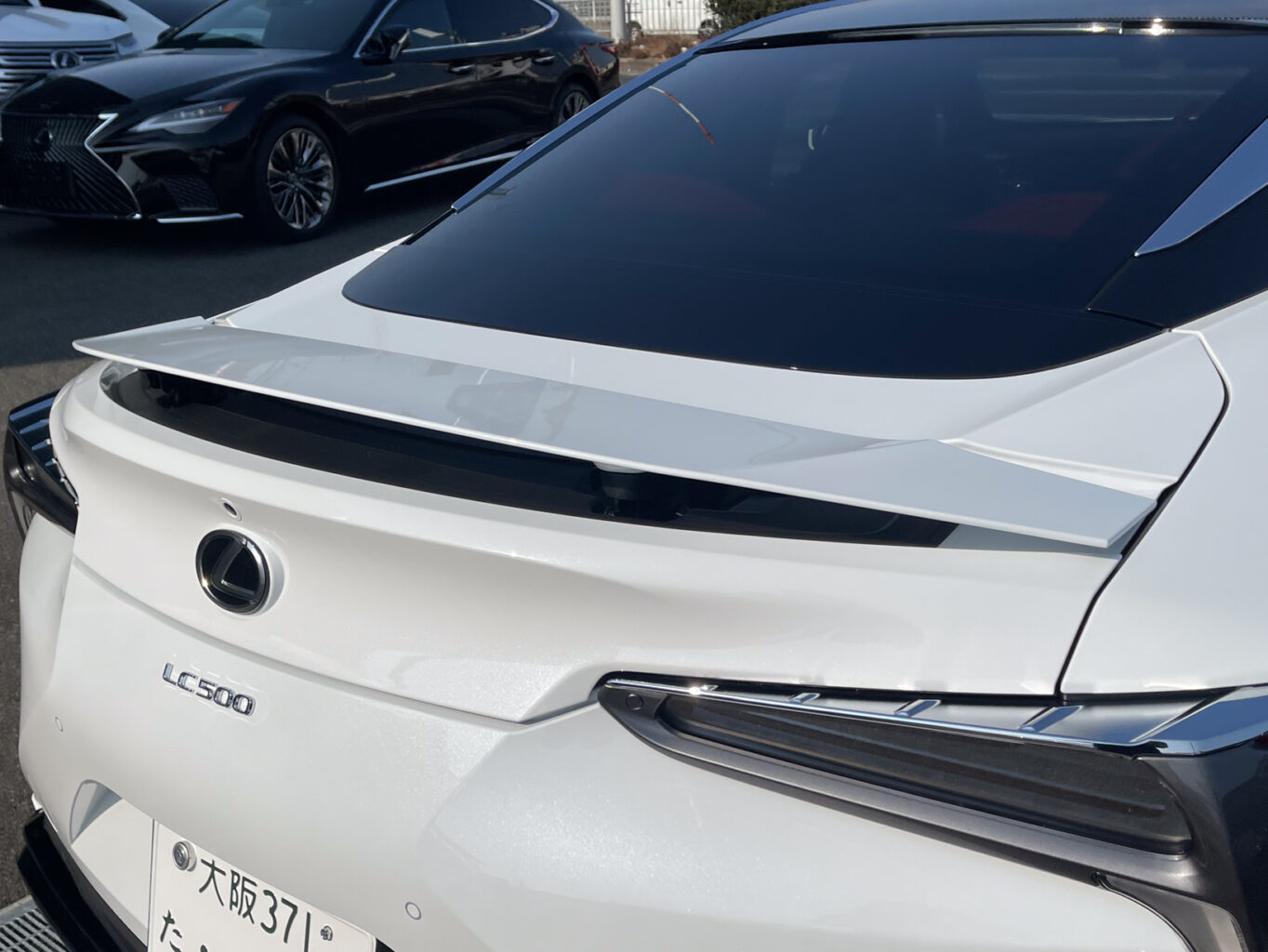 レクサスLC500 モデリスタver　オレンジキャリパー

弊社では数多くのレクサス車を揃えておりますので、LCをご検討のお客様はどうぞお気軽にお問い合わせください♪
また純正オプションからオリジナルブランド UNIVERSAL DESIGNまで幅広くパーツも揃えておりますので、エアロやホイールをご検討の方はどうぞお気軽にお問い合わせください♪