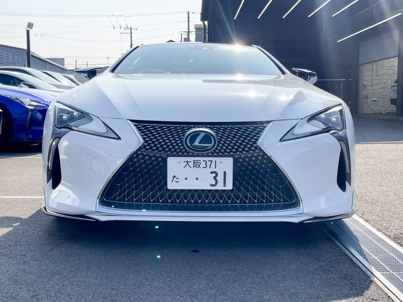 レクサスLC500 モデリスタver　オレンジキャリパー

弊社では数多くのレクサス車を揃えておりますので、LCをご検討のお客様はどうぞお気軽にお問い合わせください♪
また純正オプションからオリジナルブランド UNIVERSAL DESIGNまで幅広くパーツも揃えておりますので、エアロやホイールをご検討の方はどうぞお気軽にお問い合わせください♪