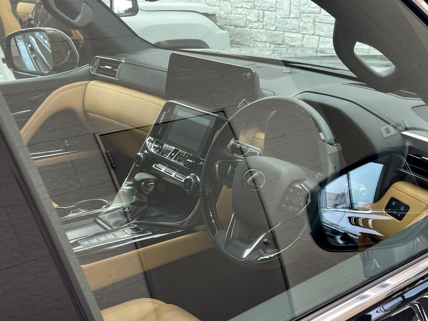 レクサスLX600 をご成約いただき誠にありがとうございました！
弊社オリジナルブランドのUNIVERSAL DESIGNではLX600 モデリスタエアロ用のオーバーフェンダーから専用サイズの24インチホイールやノーマルフェンダーサイズの22インチまで幅広くパーツも揃えておりますので、エアロやホイールをご検討の方はどうぞお気軽にお問い合わせください♪