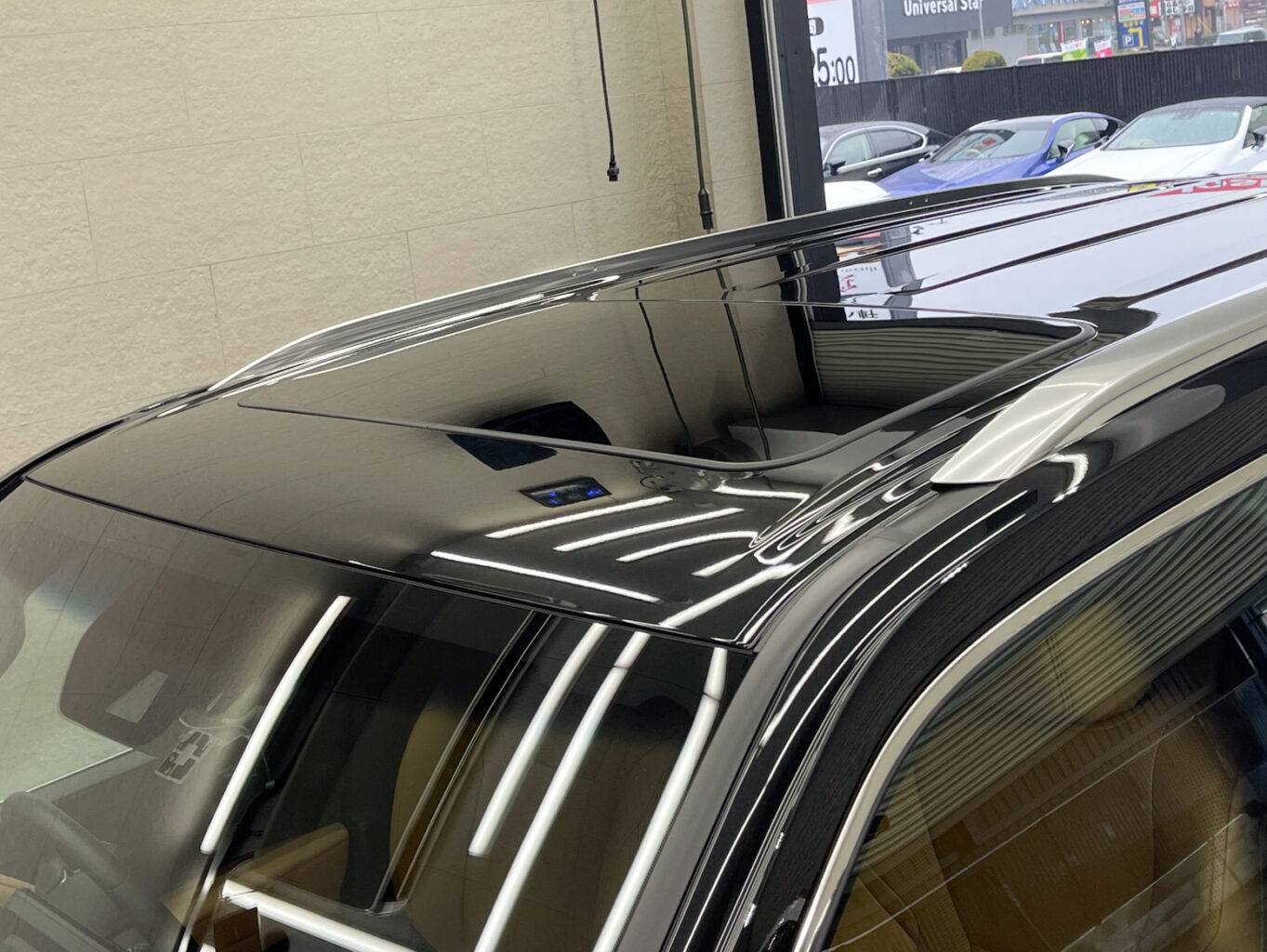 レクサスLX600 をご成約いただき誠にありがとうございました！
弊社オリジナルブランドのUNIVERSAL DESIGNではLX600 モデリスタエアロ用のオーバーフェンダーから専用サイズの24インチホイールやノーマルフェンダーサイズの22インチまで幅広くパーツも揃えておりますので、エアロやホイールをご検討の方はどうぞお気軽にお問い合わせください♪