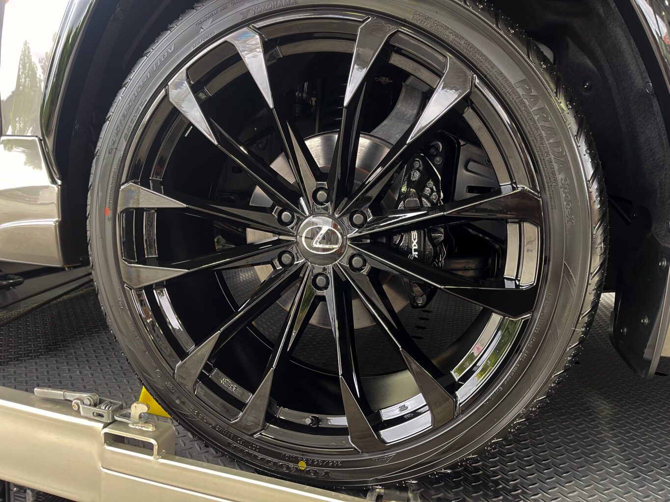 レクサスLX600 UNIVERSAL DESIGNコンプリートをご成約頂きまして、誠に有難うございました！

FF01S 24インチ オーバーフェンダーサイズ