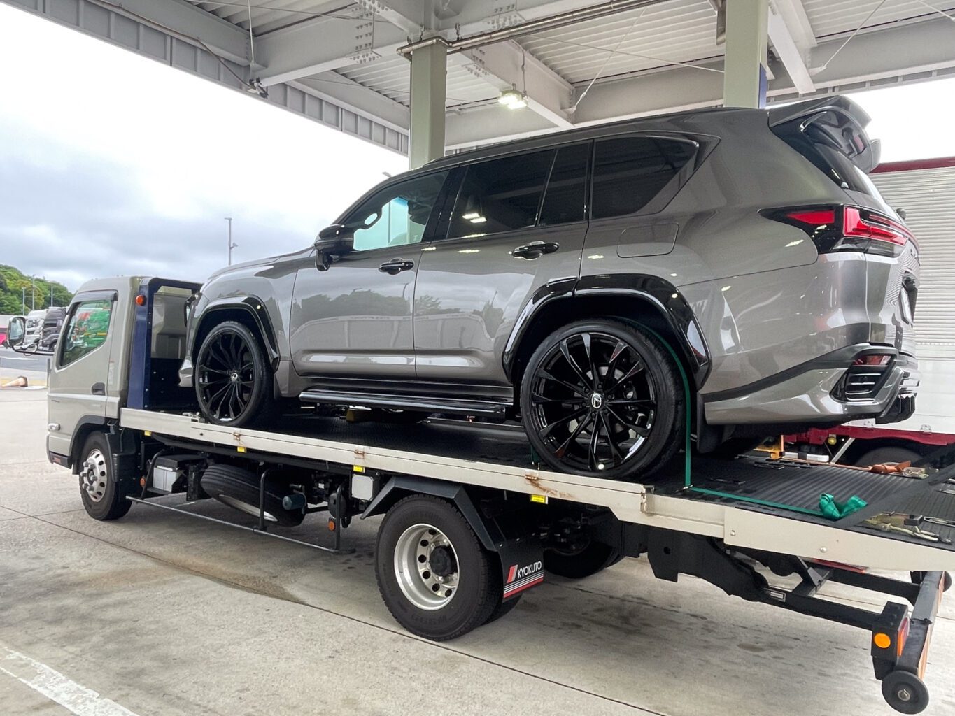 レクサスLX600 UNIVERSAL DESIGNコンプリートをご成約頂きまして、誠に有難うございました！

FF01S 24インチ オーバーフェンダーサイズ