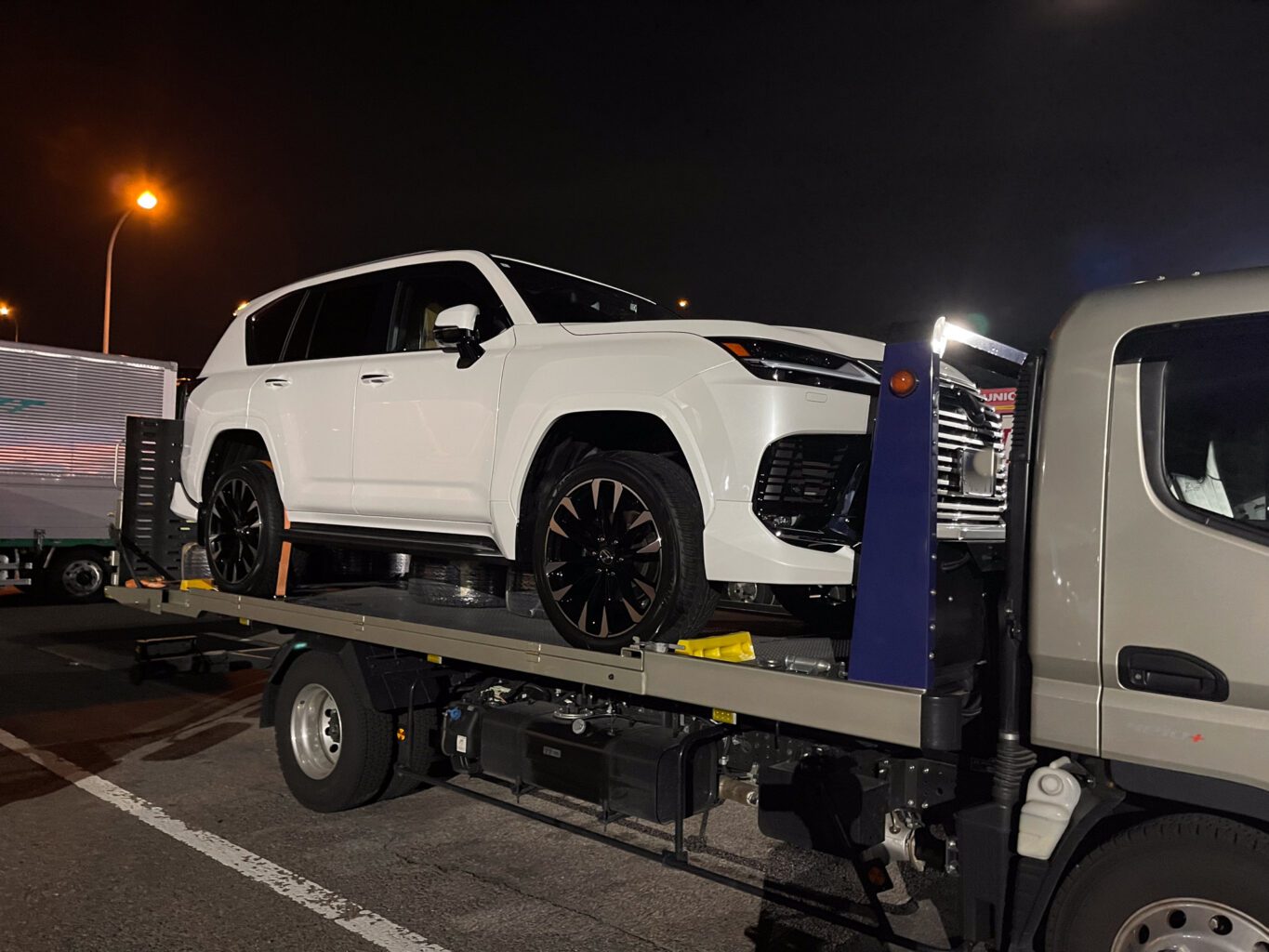 レクサスLX600 モデリスタ x UNIVERSAL DESIGN FF01S 22インチをご成約いただき誠にありがとうございました!