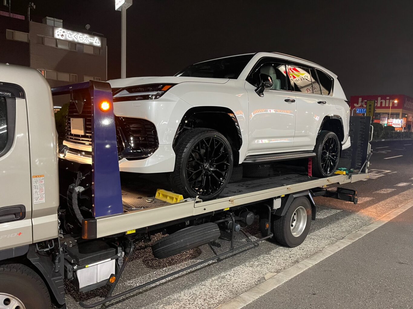 レクサスLX600 モデリスタ x UNIVERSAL DESIGN FF02M 24インチをご成約いただき誠にありがとうございました!