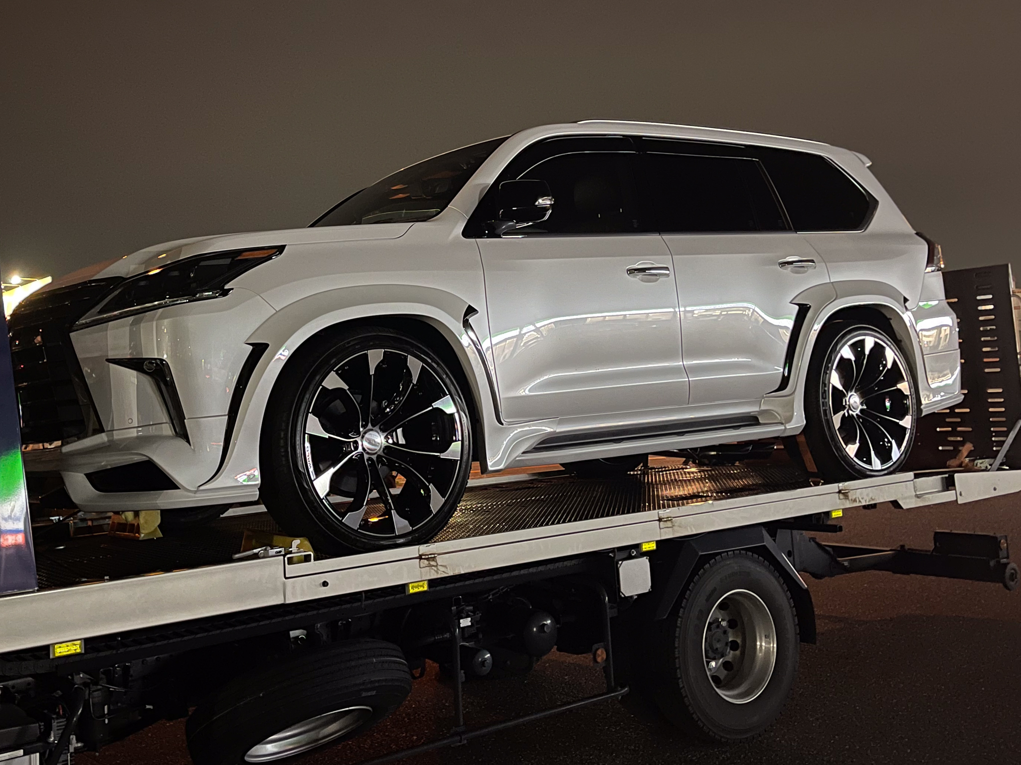 【オーナー様に感謝】ご納車♪レクサスLX570 WALDコンプリートをご成約いただき誠にありがとうございました！