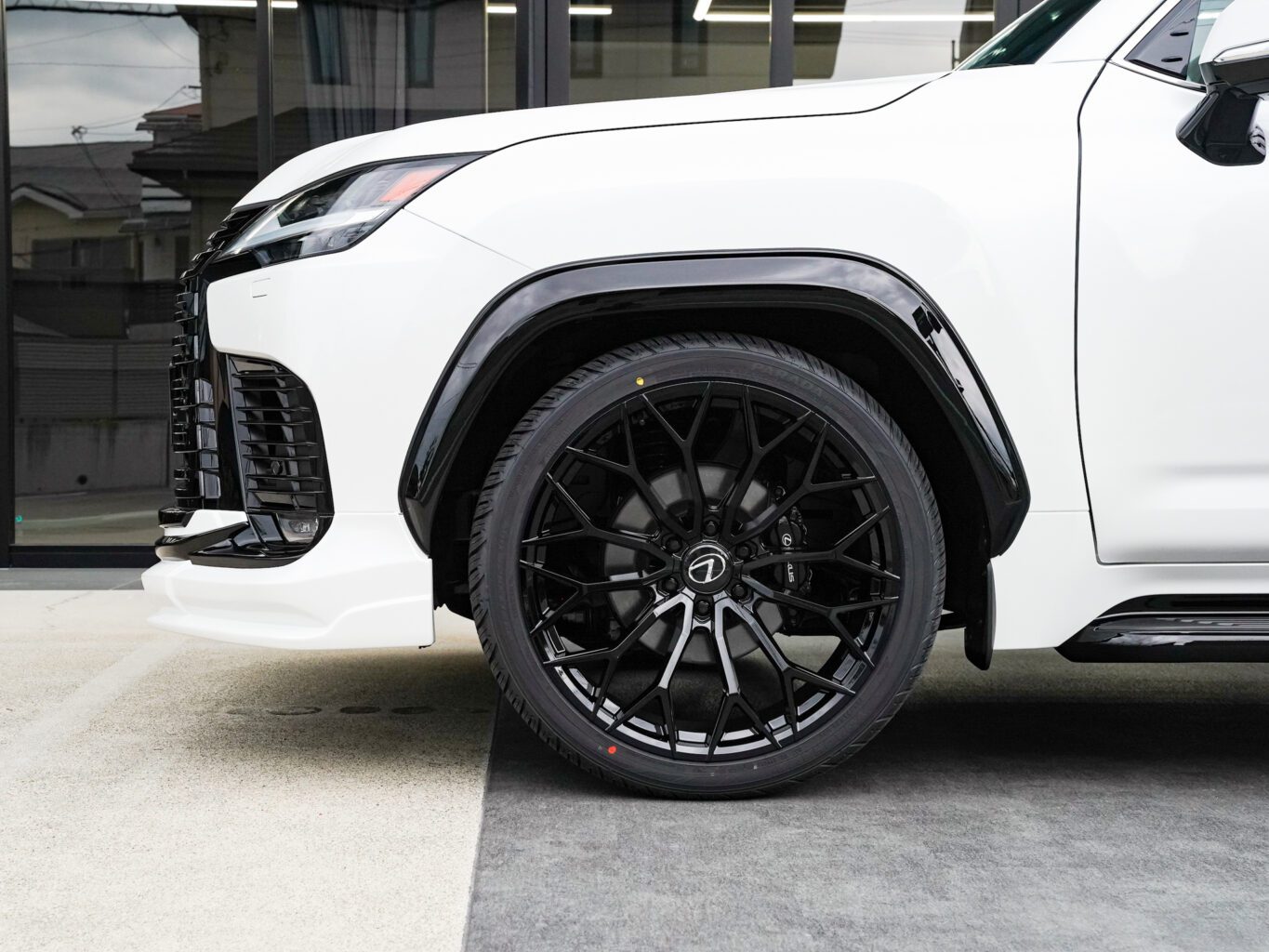 レクサスLX600用 オリジナルホイール FF02M 24インチ オーバーフェンダーサイズを追加しました!