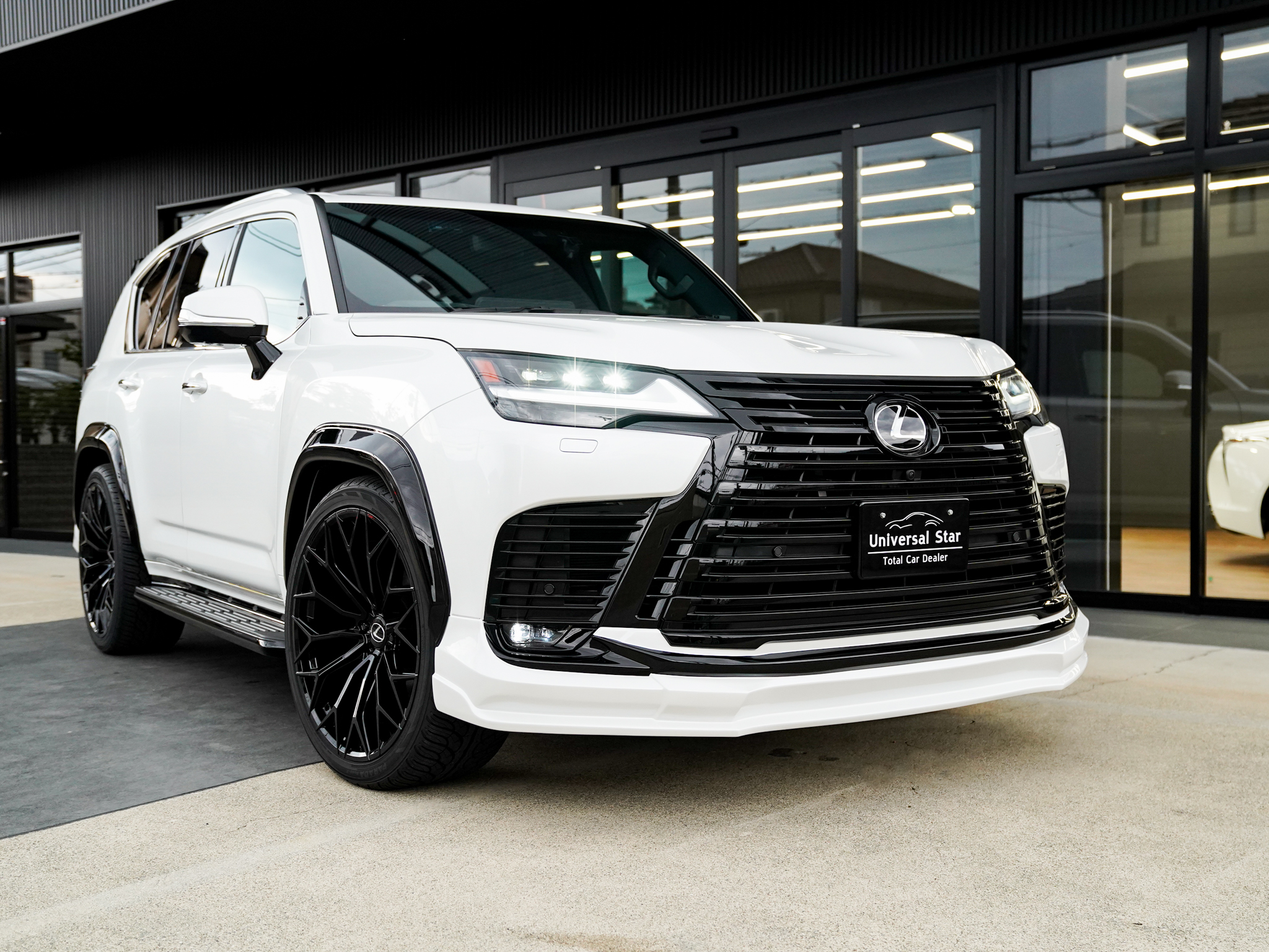 LEXUS LX600 UNIVERSAL DESIGN LX600用 シンプルでラグジュアリーな