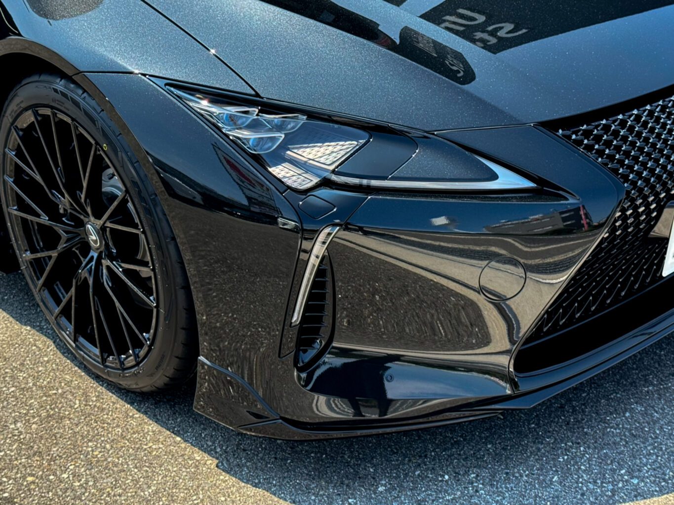 レクサスLC500 コンバーチブル をご成約いただき誠にありがとうございました!
FF01S 21インチ グロスブラック