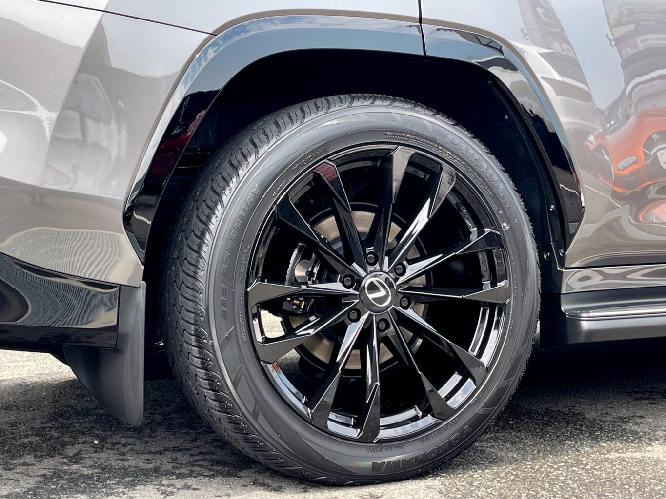 レクサスLX600 Fスポーツスタイル をご成約いただき誠にありがとうございました!また、弊社オリジナルホイール(FF01S)もご装着いただき誠にありがとうございました!