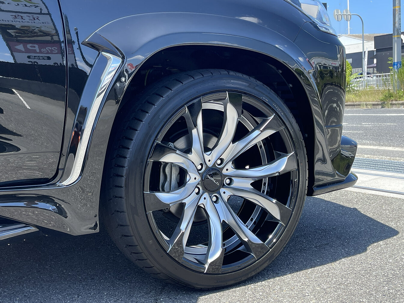 レクサスLX570 WALDコンプリートのご成約、誠に有難うございました!