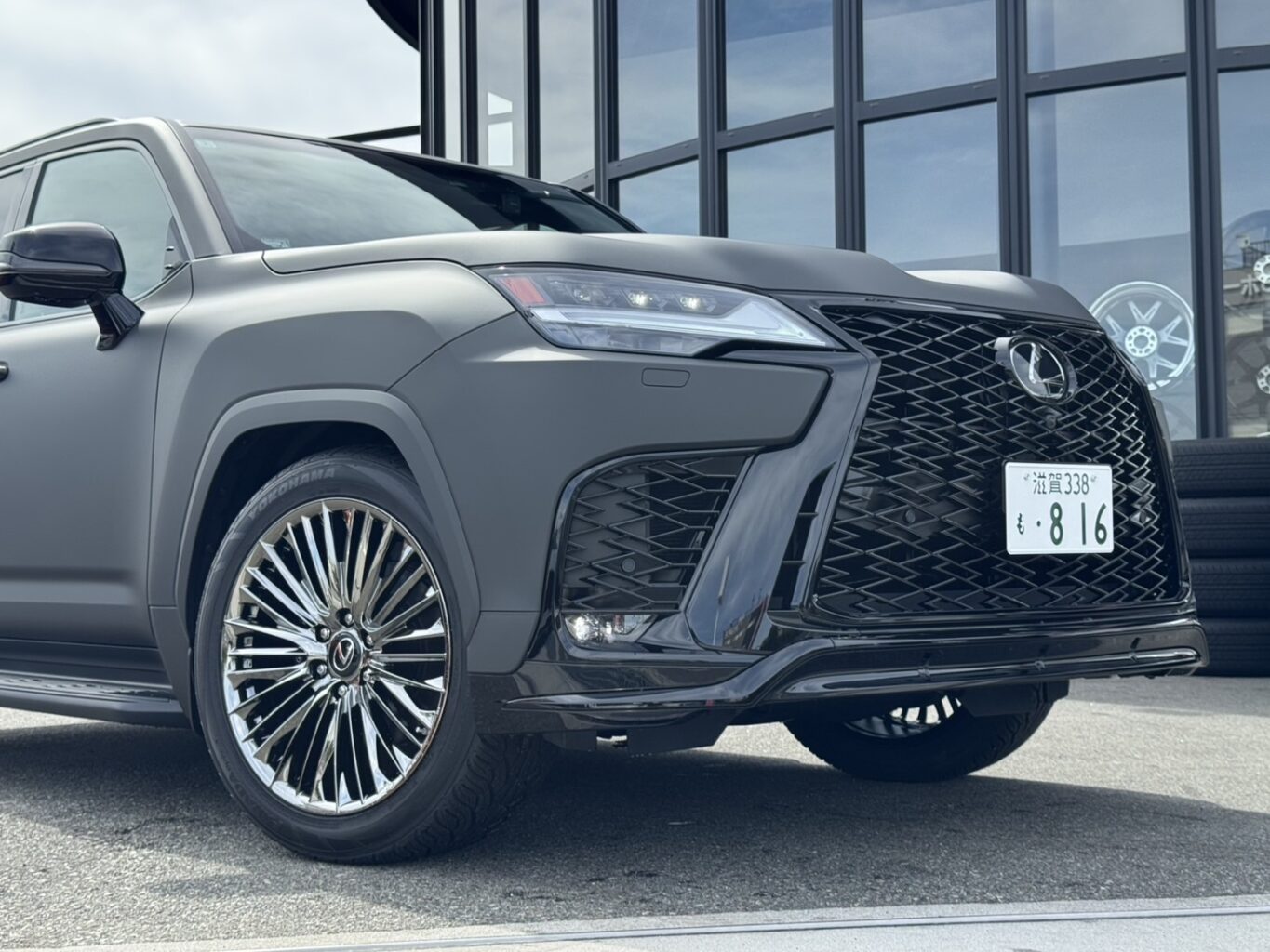 レクサスLX600 Fスポーツスタイル をご成約いただき誠にありがとうございました!
また、WALD 22インチホイール(F001)もご装着いただき誠にありがとうございました!