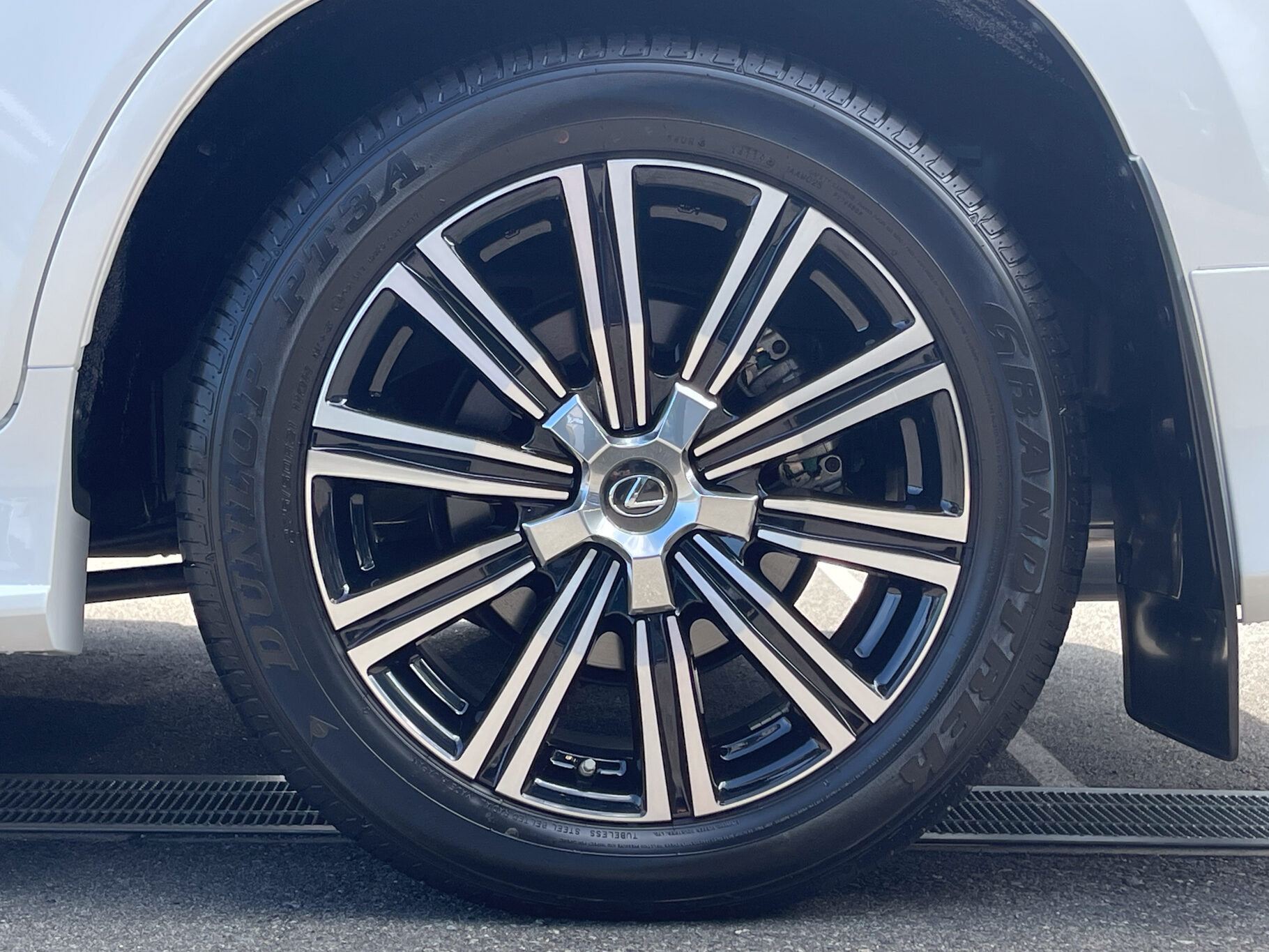 レクサスLX570 モデリスタスタイルのご成約、誠に有難うございました!