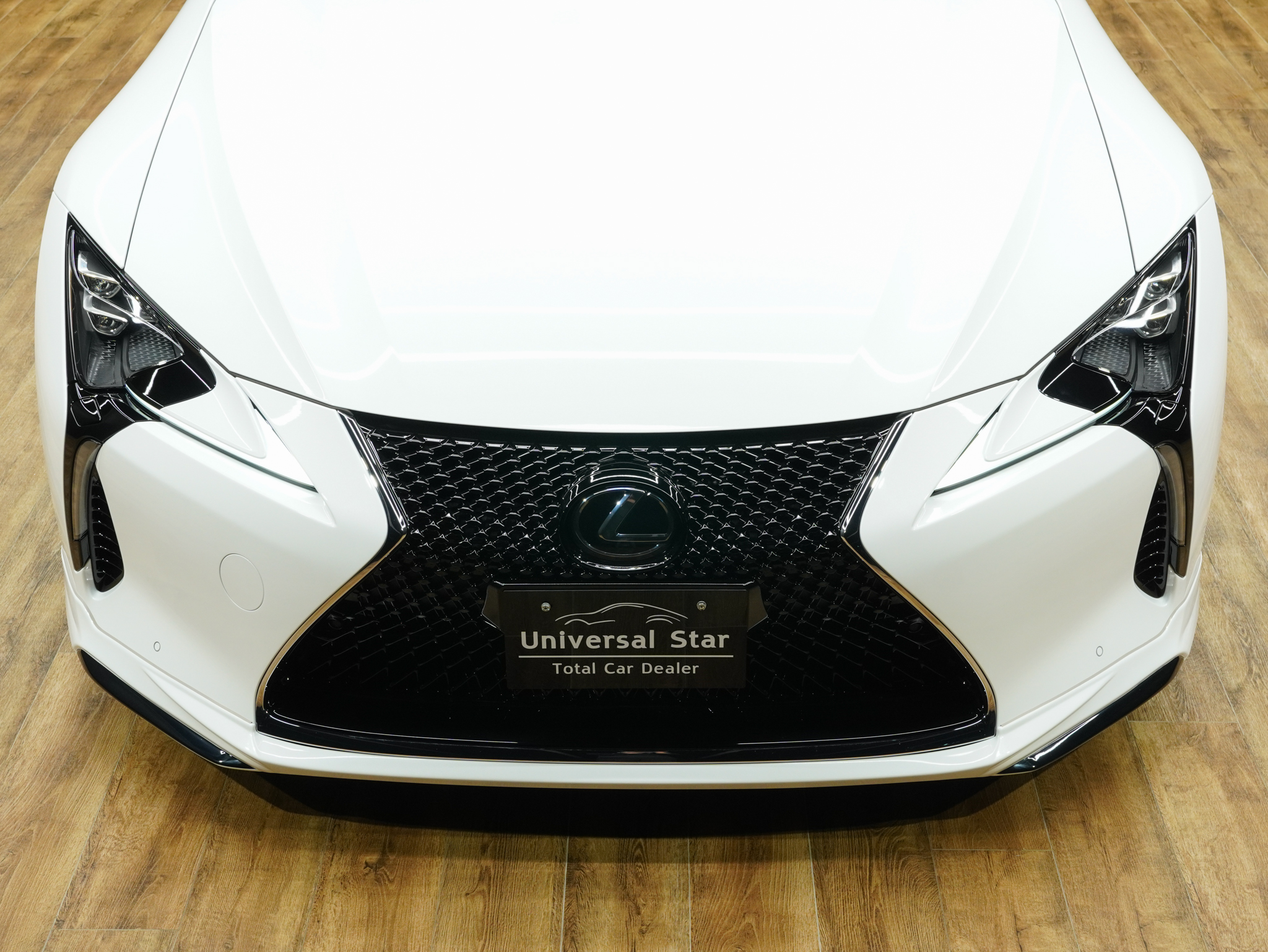UNIVERSAL DESIGNよりレクサスLC500用のエアロパーツをリリースしました!フロントスポイラー、サイドステップ、リアスカートの3点キットです!