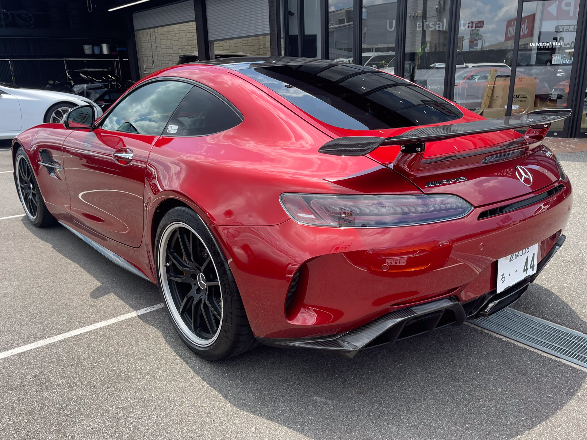メルセデスAMG GT R をご成約頂きまして、誠に有難うございました!