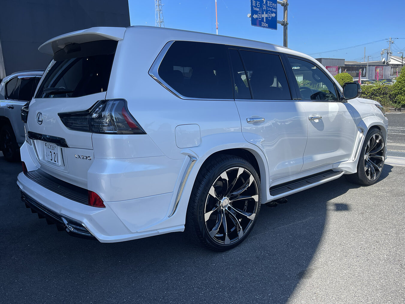 レクサスLX570 WALDコンプリートのご成約、誠に有難うございました!