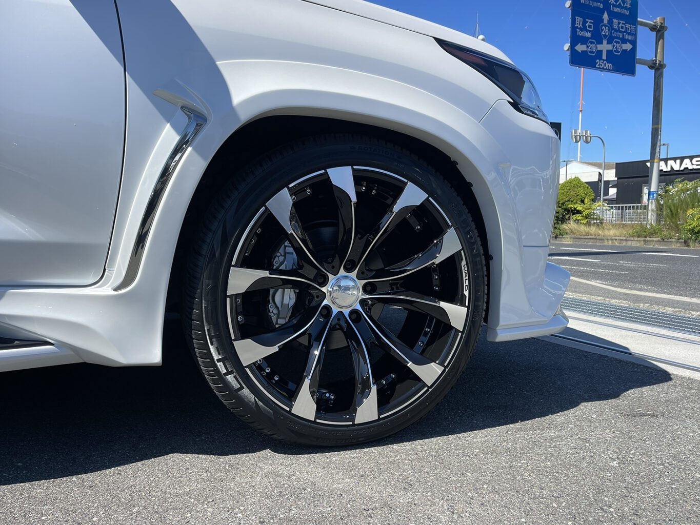 レクサスLX570 WALDコンプリートのご成約、誠に有難うございました!