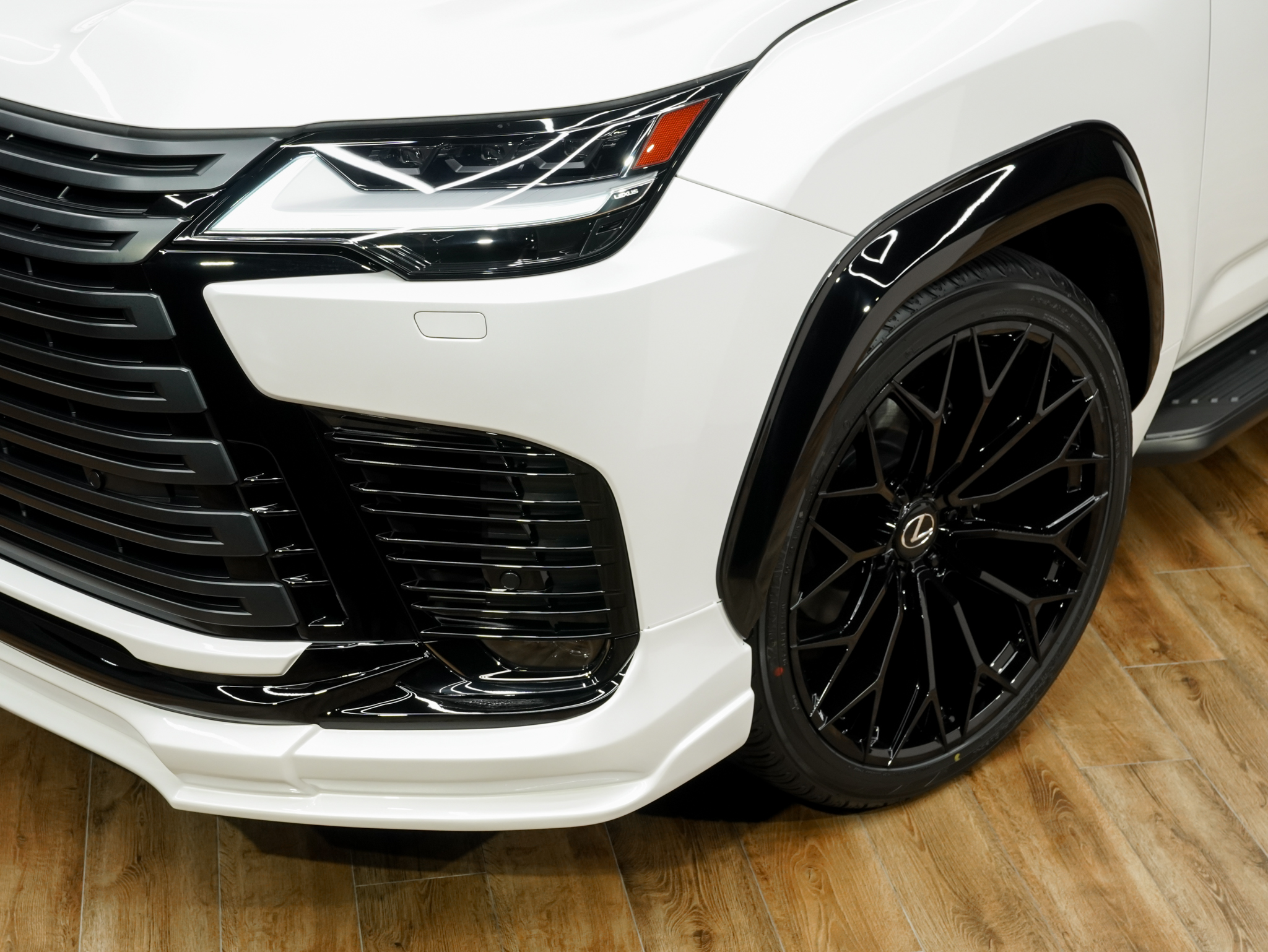 LEXUS LX600 VJA310W
UNIVERSAL DESIGN AERO
FRONT SPOILER
REAR SKIRT
OVER FENDER
REAR LOOF SPOILER
フロントスポイラー、リアスカート、オーバーフェンダー、リアルーフスポイラー