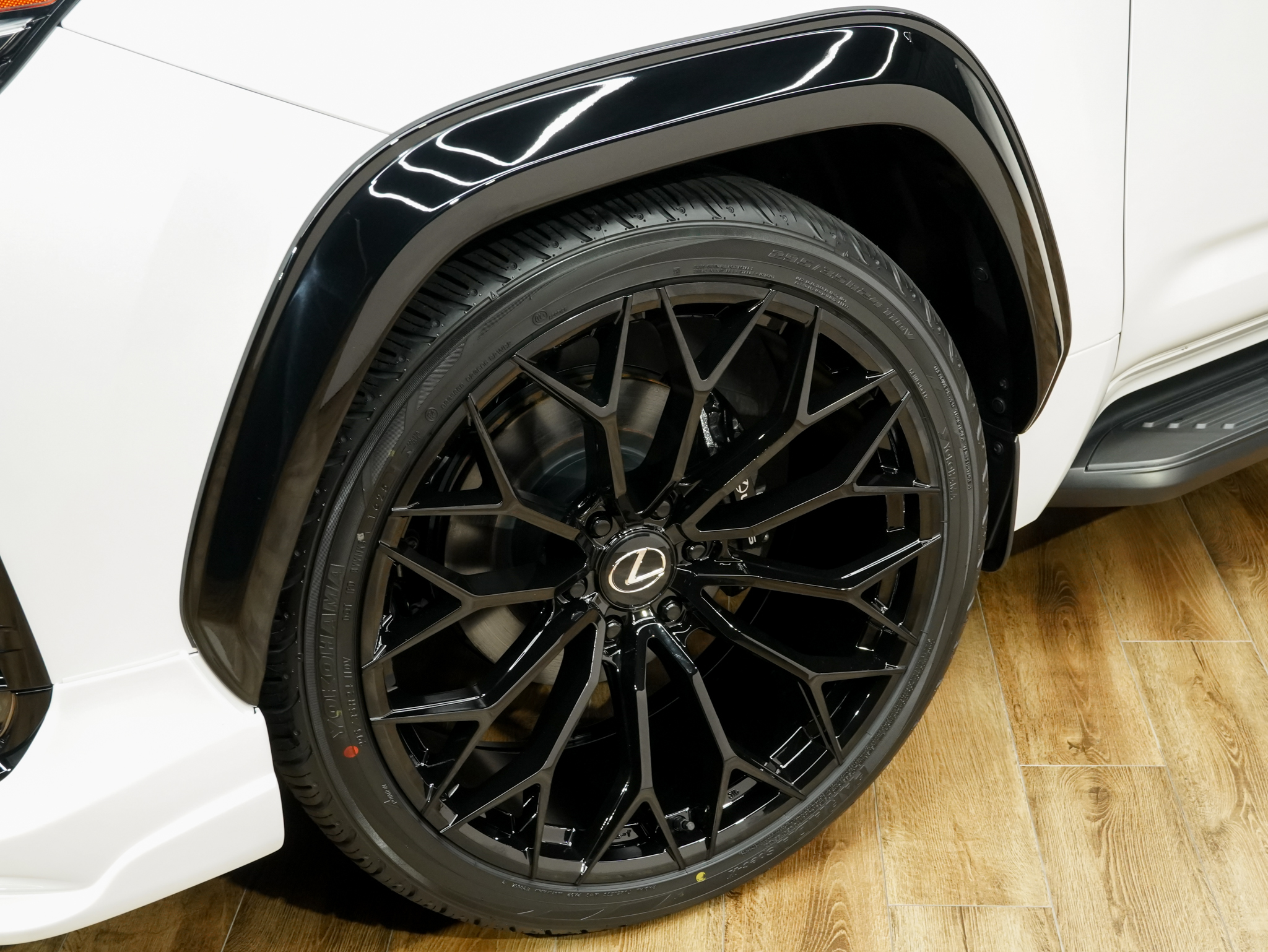 LEXUS LX600 VJA310W
UNIVERSAL DESIGN AERO
FRONT SPOILER
REAR SKIRT
OVER FENDER
REAR LOOF SPOILER
フロントスポイラー、リアスカート、オーバーフェンダー、リアルーフスポイラー