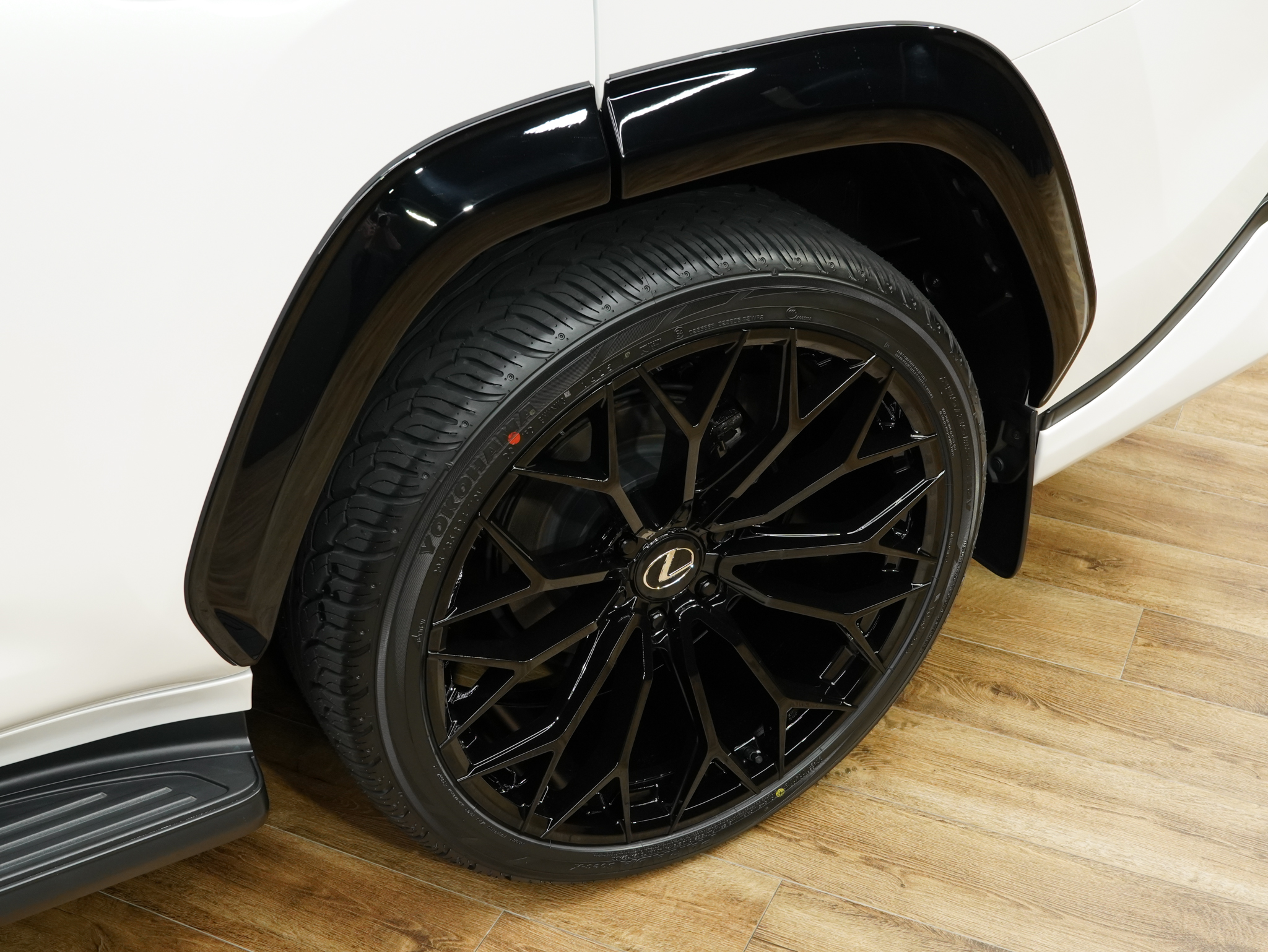 LEXUS LX600 VJA310W
UNIVERSAL DESIGN AERO
FRONT SPOILER
REAR SKIRT
OVER FENDER
REAR LOOF SPOILER
フロントスポイラー、リアスカート、オーバーフェンダー、リアルーフスポイラー