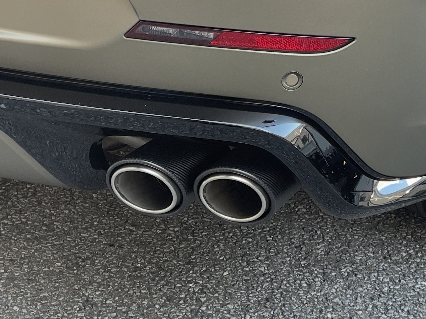 レンジローバースポーツSV エディション 1 をご成約頂きまして誠に有難うございました！