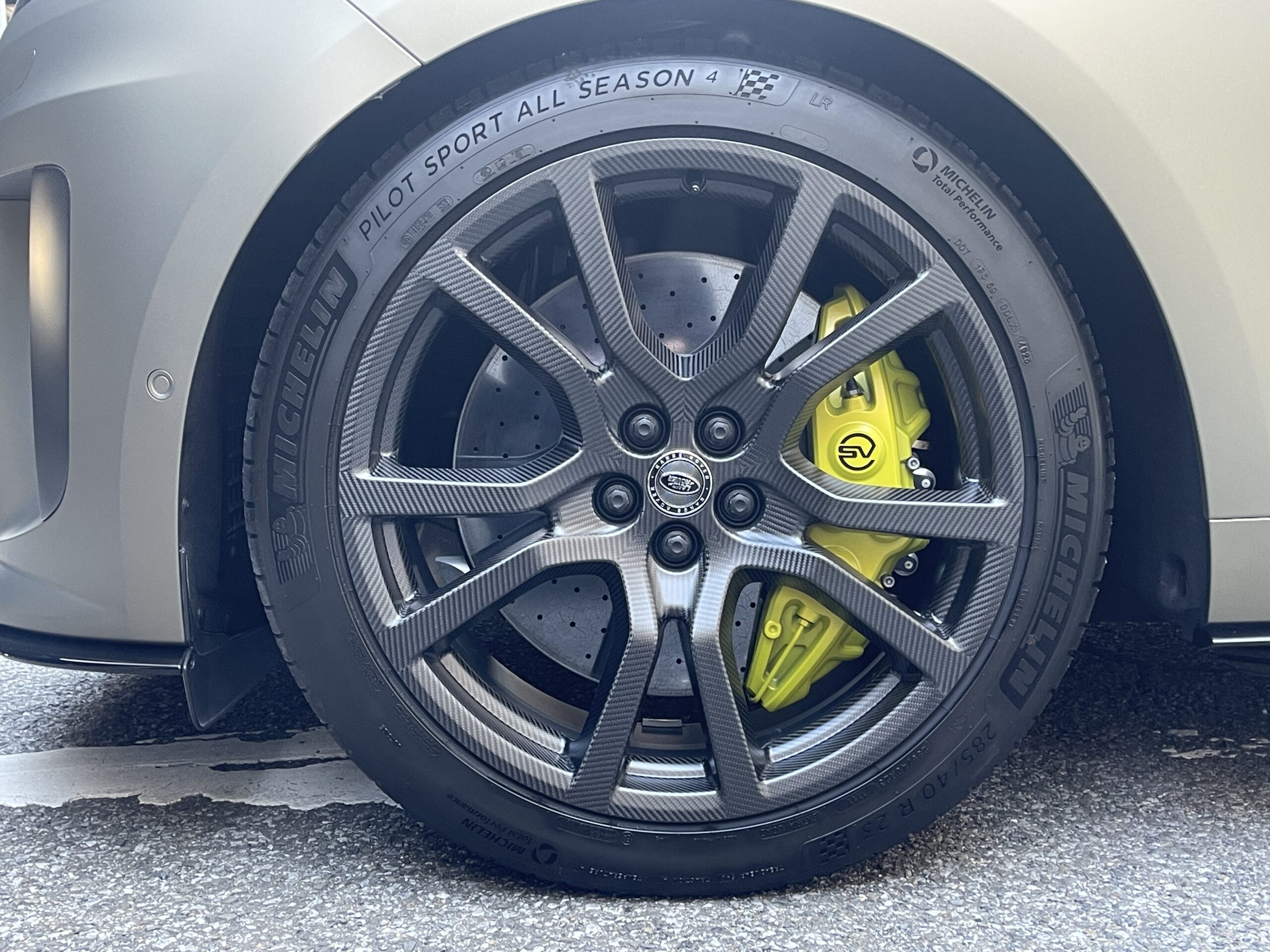 レンジローバースポーツSV エディション 1 をご成約頂きまして誠に有難うございました！