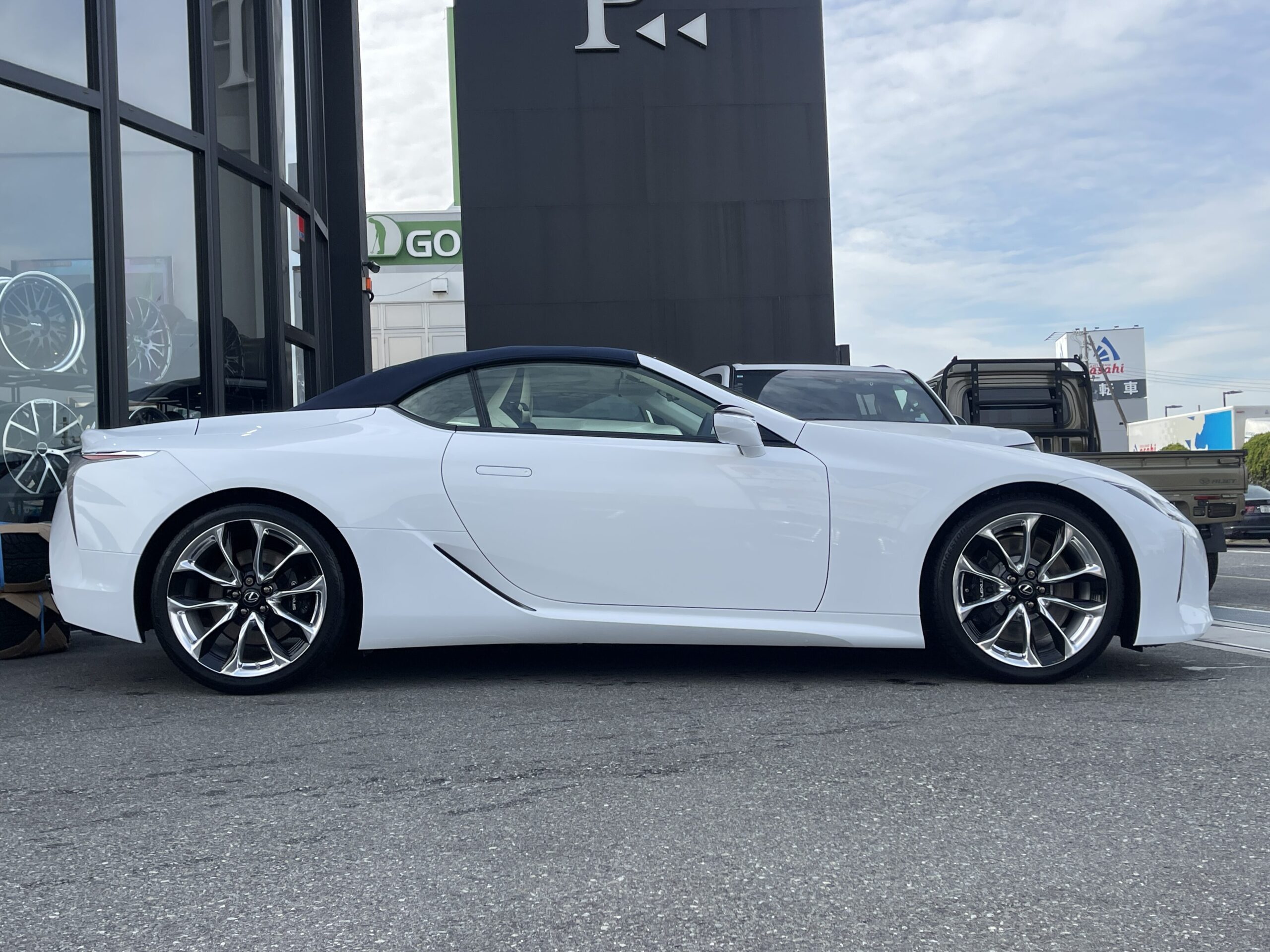 レクサスLC500 コンバーチブルをご成約頂きまして誠に有難うございました！