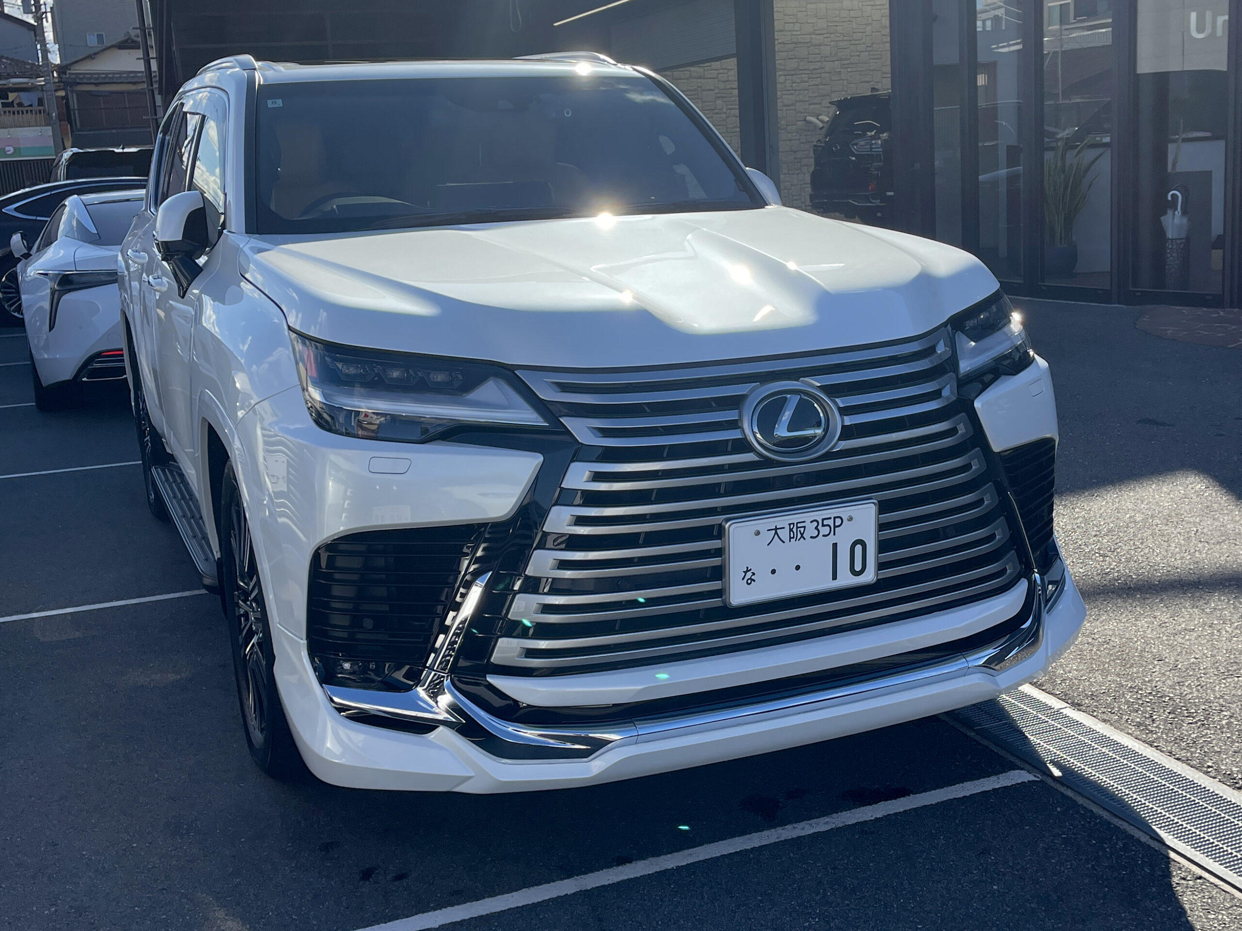 レクサスLX600 モデリスタスタイルをご成約頂きまして誠に有難うございました！また、モデリスタエアロ対応ヒッチメンバーも装着頂きまして、誠に有難うございました！