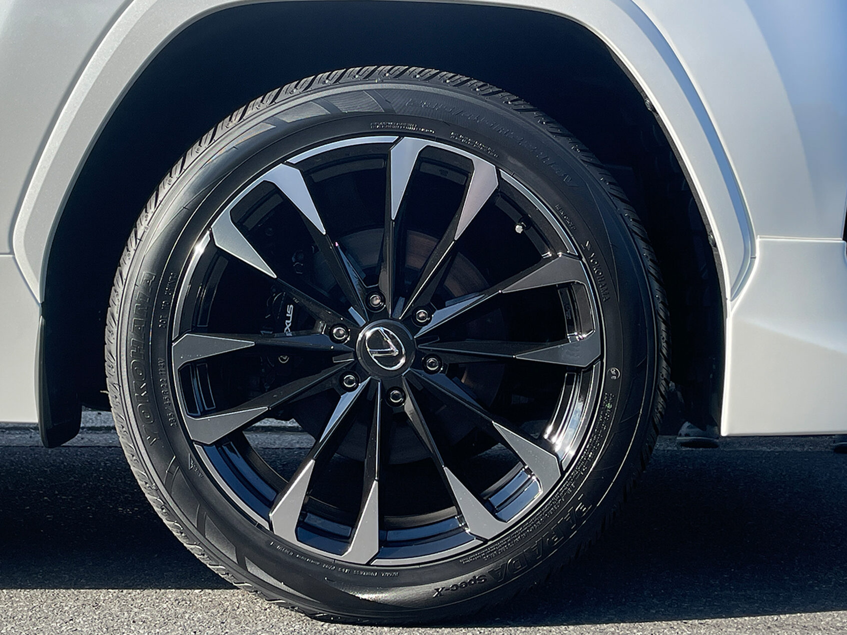 弊社オリジナルFF01S 22インチとモデリスタエアロ対応ヒッチメンバーも装着頂きまして、誠に有難うございました!