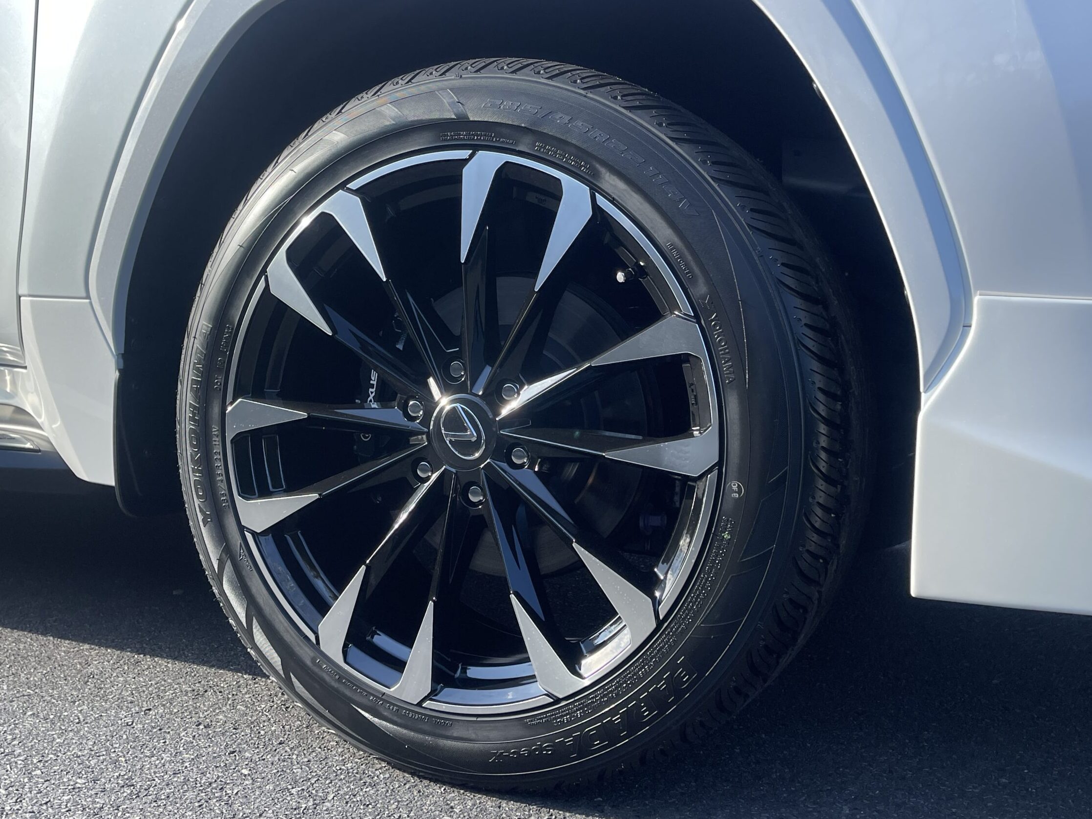 弊社オリジナルFF01S 22インチとモデリスタエアロ対応ヒッチメンバーも装着頂きまして、誠に有難うございました!