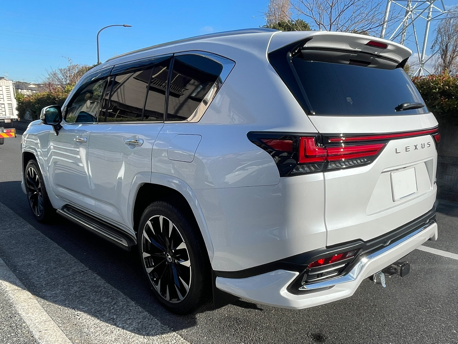 弊社オリジナルFF01S 22インチとモデリスタエアロ対応ヒッチメンバーも装着頂きまして、誠に有難うございました!