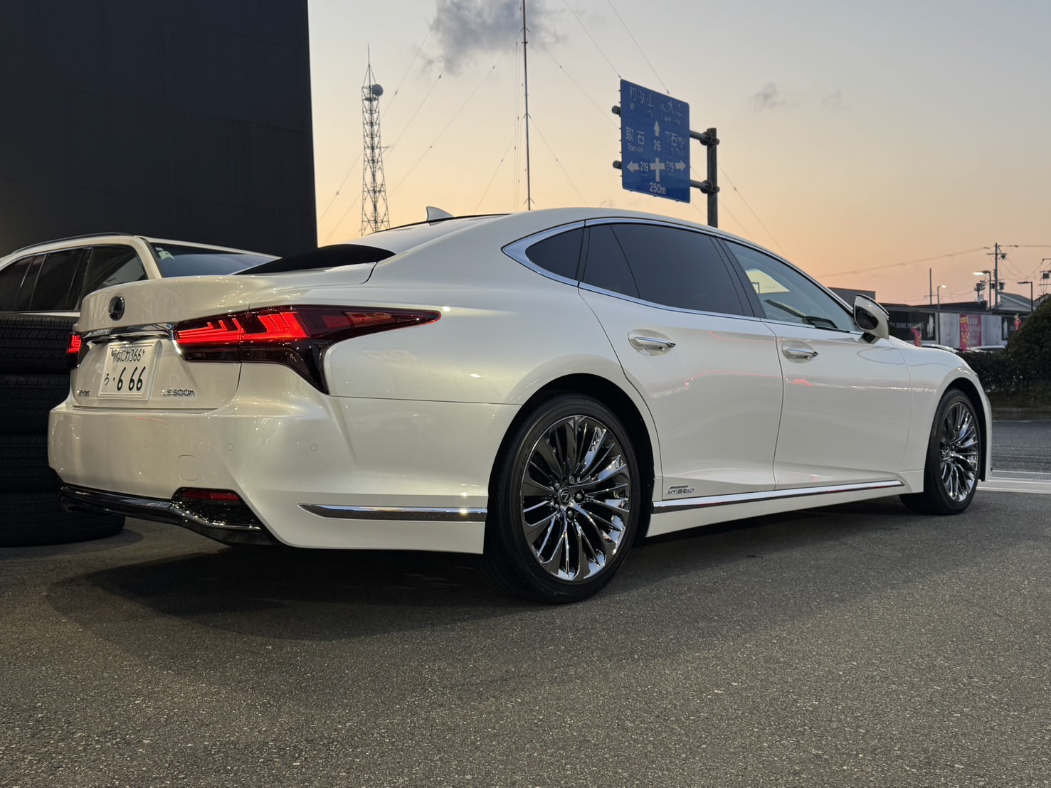 レクサスLS500hをご成約頂きまして誠に有難うございました！