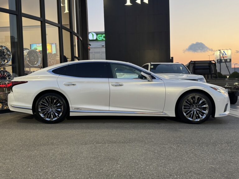 レクサスLS500hをご成約頂きまして誠に有難うございました！