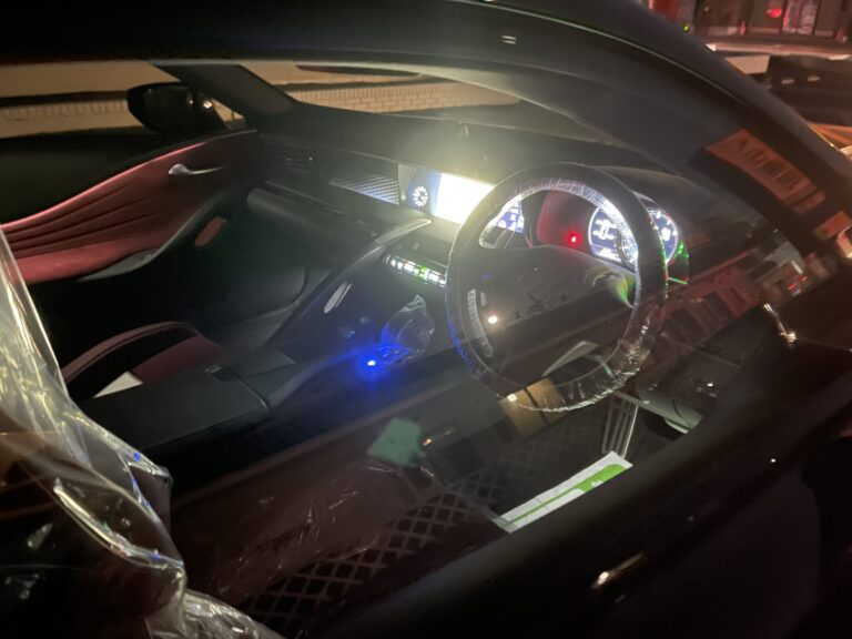 レクサスLC500hをご成約頂きまして誠に有難うございました!