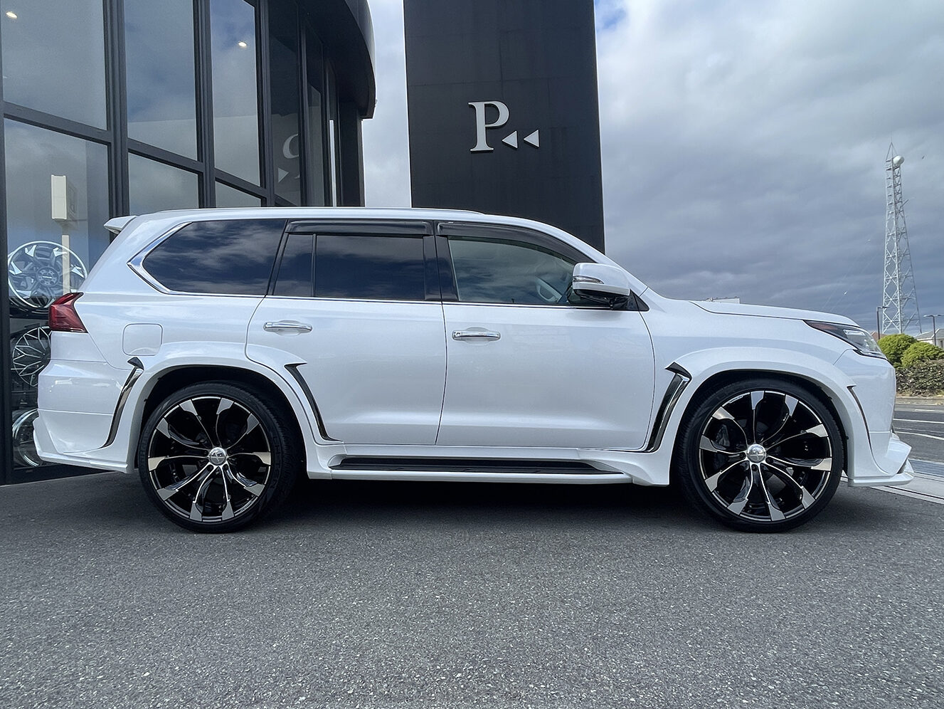 レクサス LX570 WALDコンプリートをご成約頂きまして、誠に有難うございました！