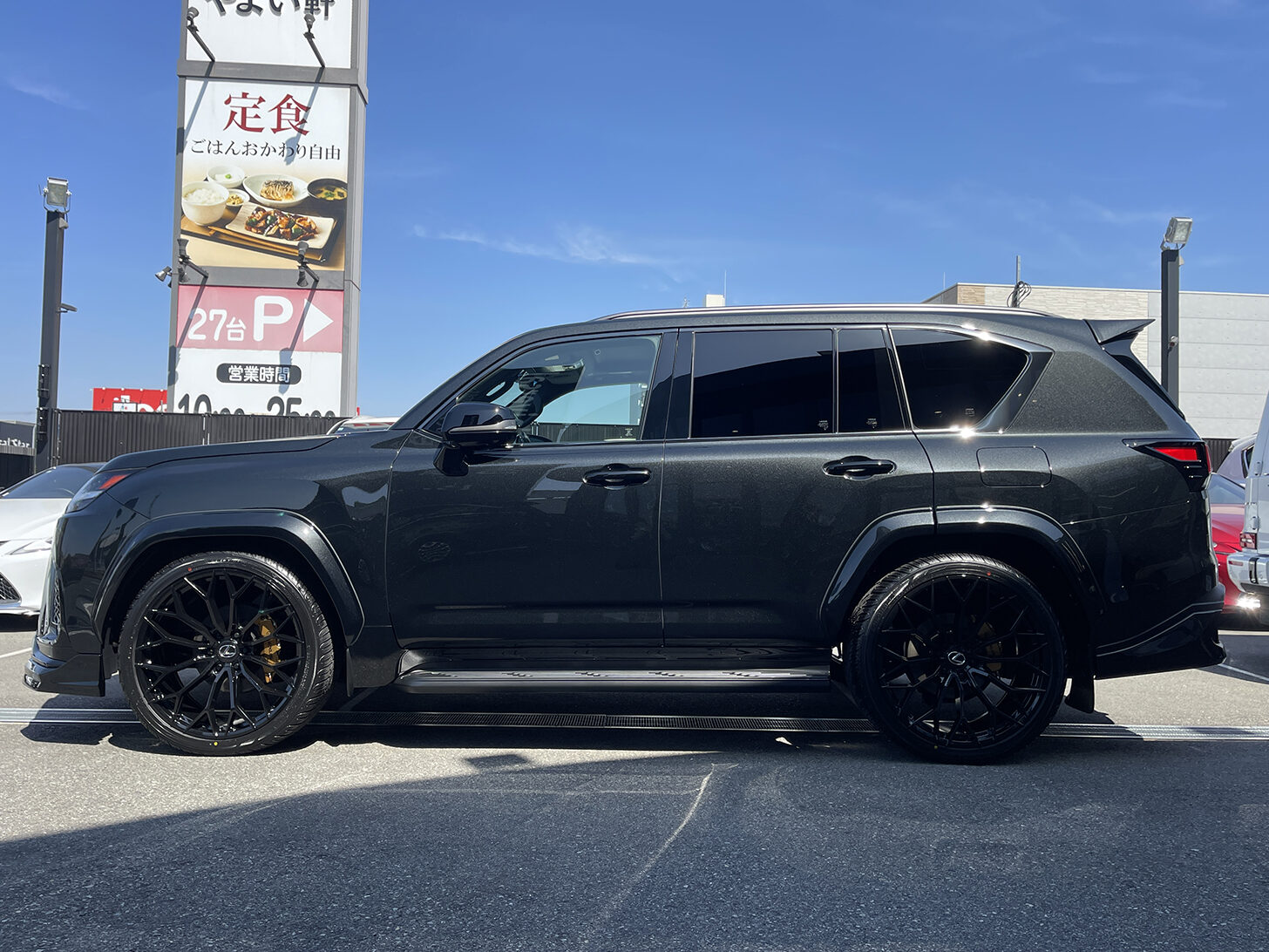 レクサスLX600 Fスポーツ UNIVERSAL DESIGN コンプリートをご成約いただき誠にありがとうございました！