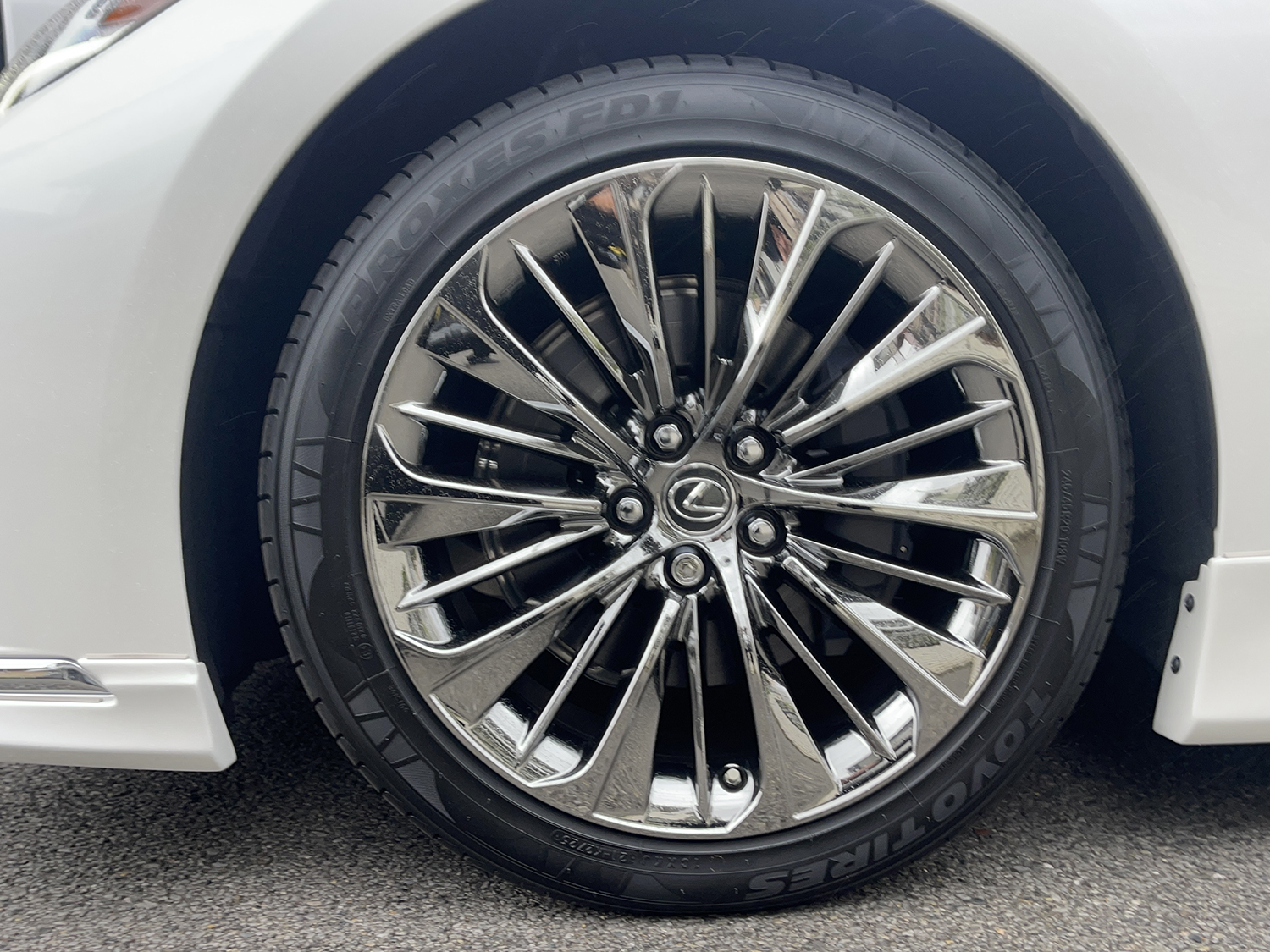 レクサスLS500 UNIVERSAL DESIGN エアロをご成約頂きまして誠に有難うございました！